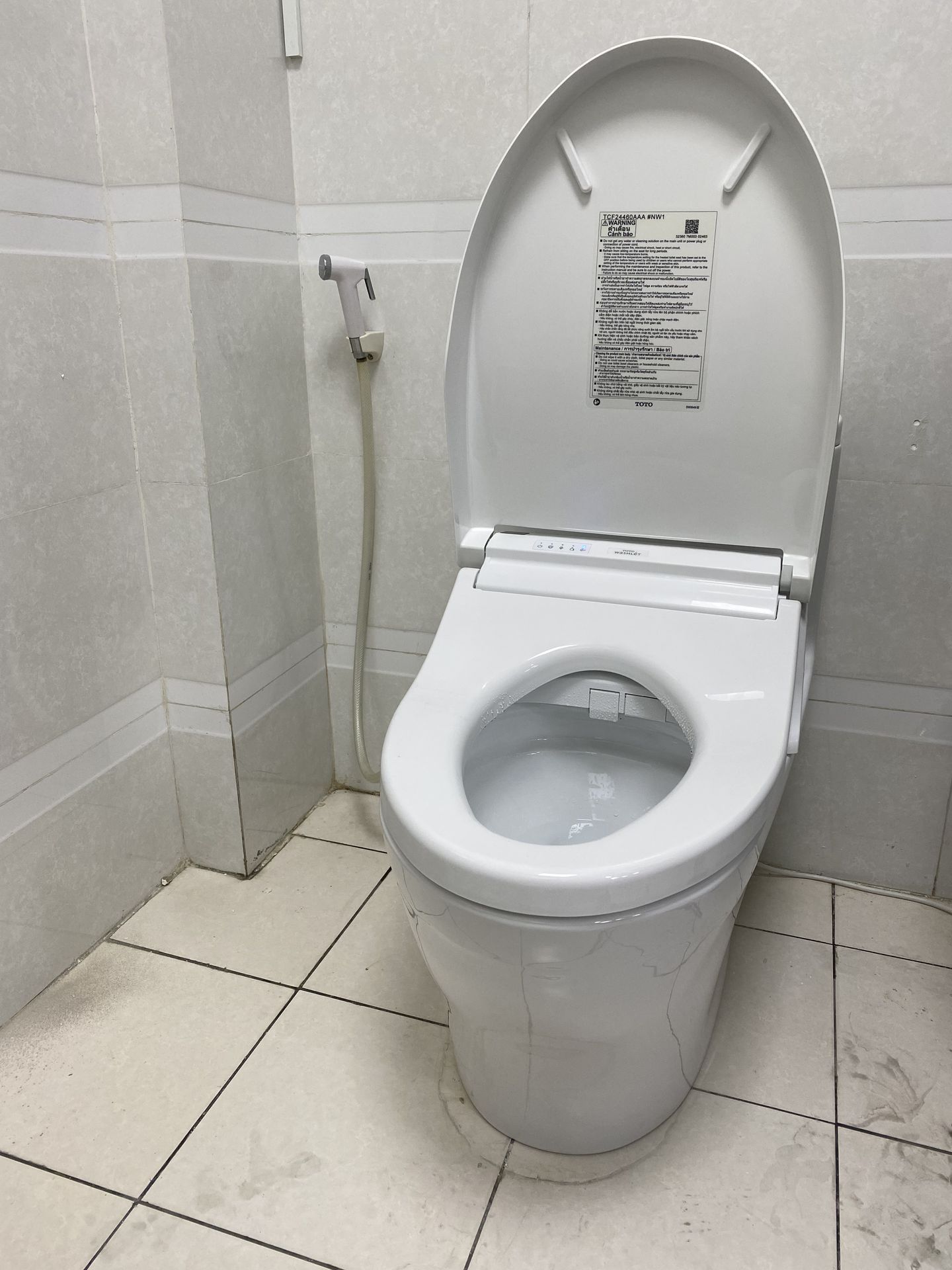 Đánh giá sản phẩm Bồn cầu TOTO MS887CRW15 1 khối nắp điện tử Washlet C5 TCF24460AAA giấu dây