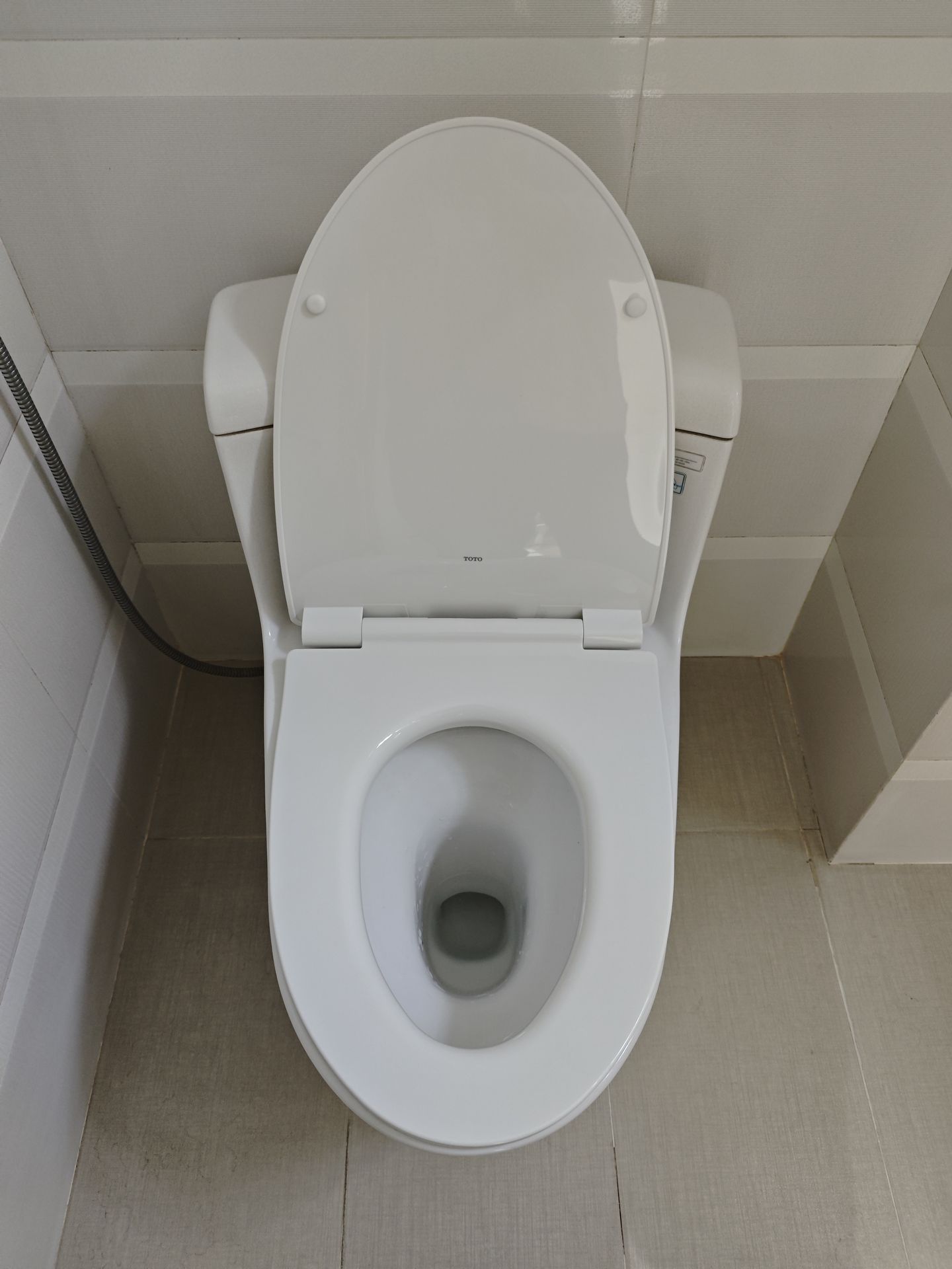 Đánh giá sản phẩm Nắp bồn cầu đóng êm TOTO TC600VS (T8)