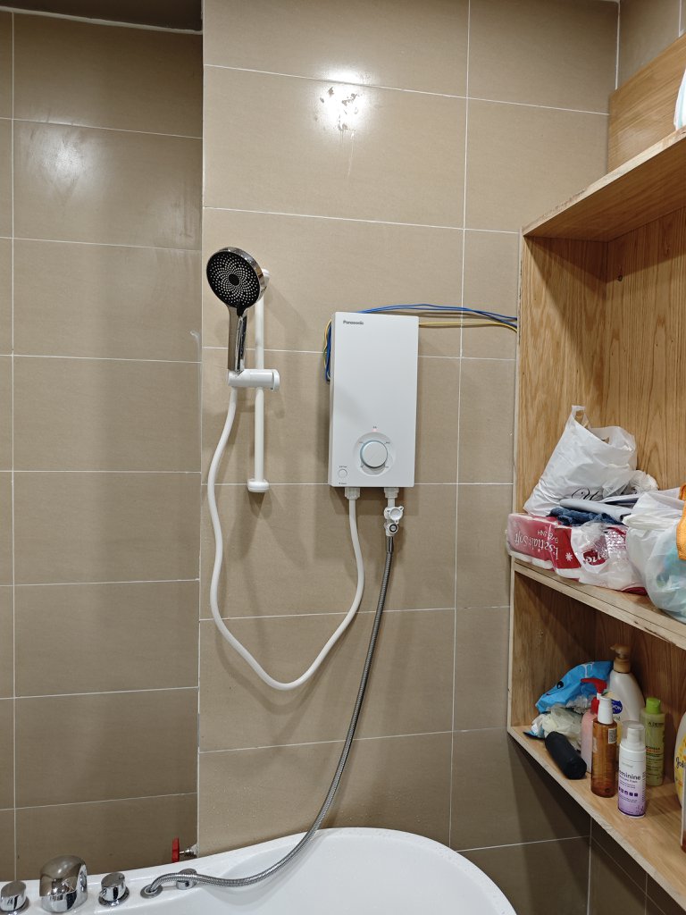 Đánh giá sản phẩm Máy nước nóng trực tiếp V-series 4.5kW Panasonic DH-4VS1VW