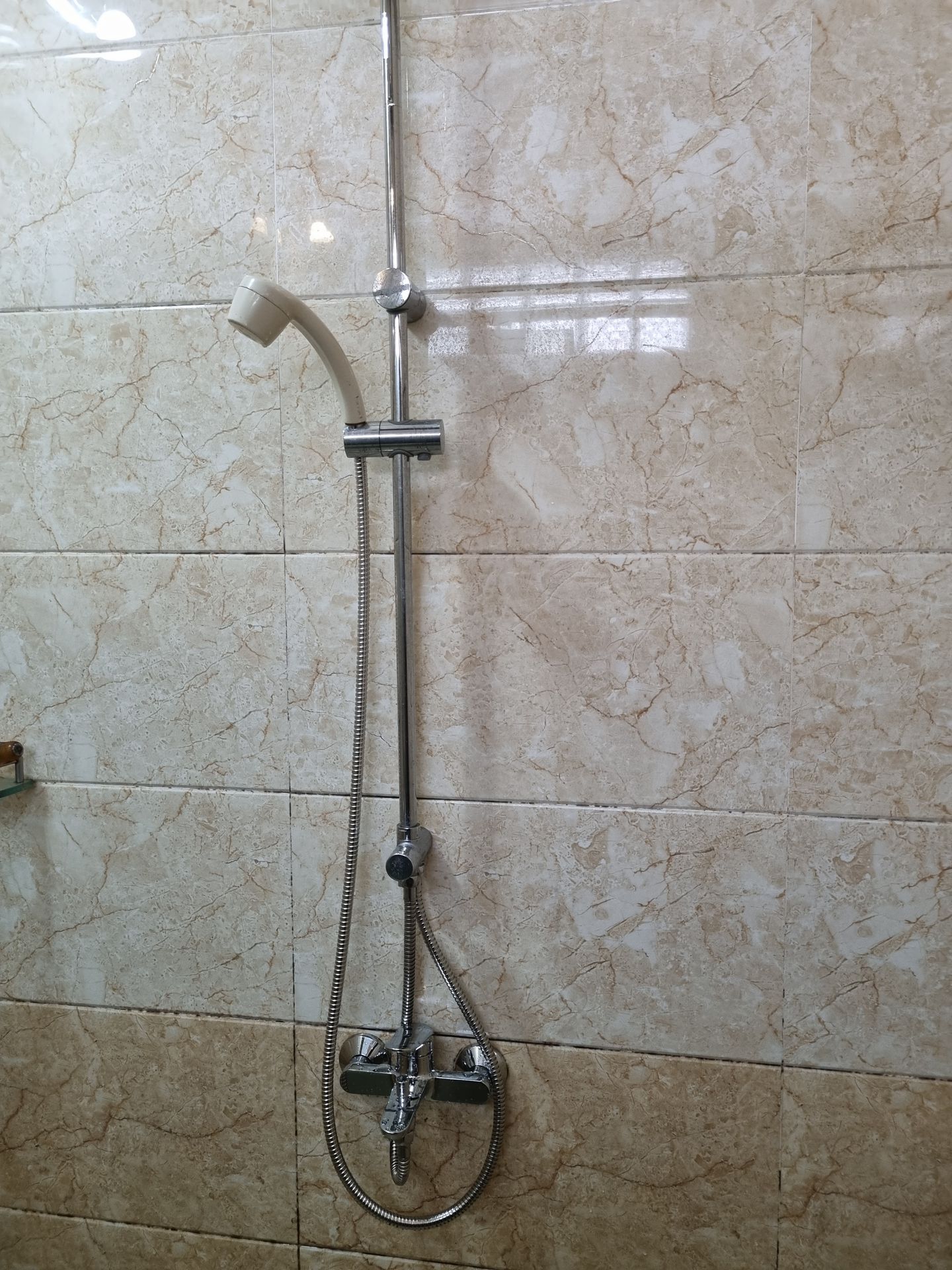 Đánh giá sản phẩm Củ sen tắm nóng lạnh LF Series TOTO TBS04302V