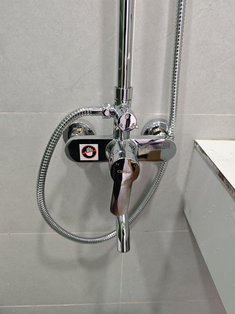 Đánh giá sản phẩm Bộ sen tắm cây nóng lạnh Caesar S578C