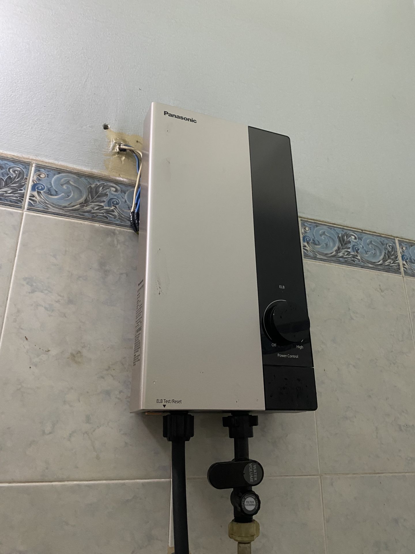 Đánh giá sản phẩm Máy nước nóng trực tiếp Panasonic 4.5 kW DH-4US1VS