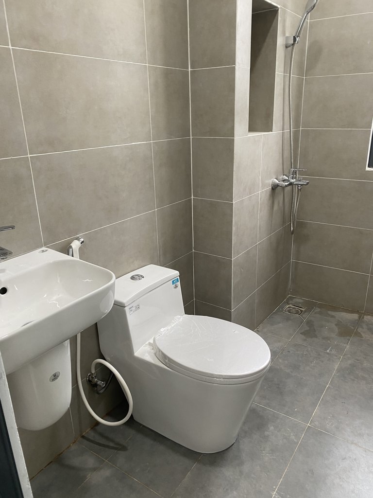 Đánh giá sản phẩm Chậu rửa lavabo treo tường Viglacera V23 chân lửng