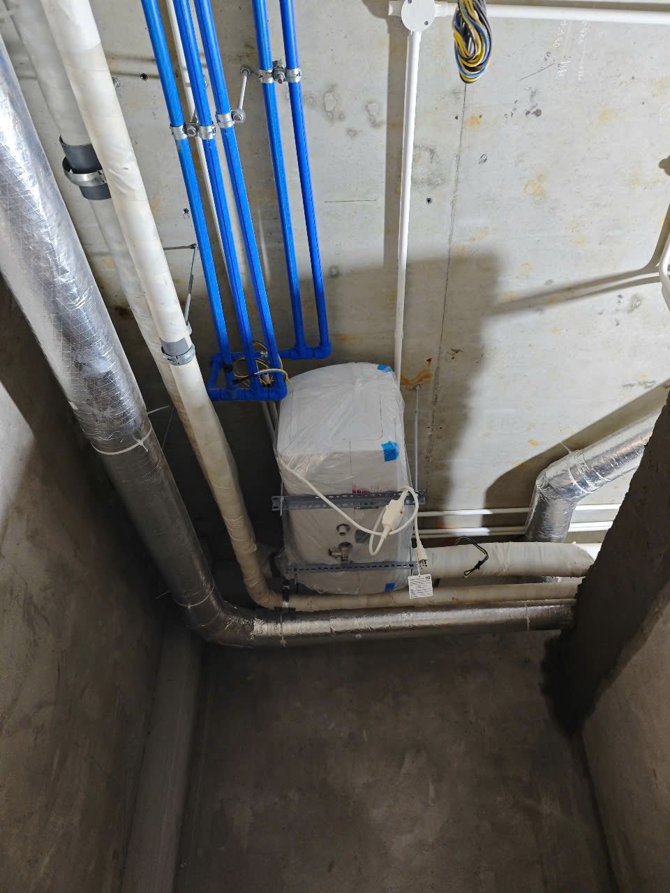 Đánh giá sản phẩm Máy nước nóng gián tiếp Slim3 R Ariston