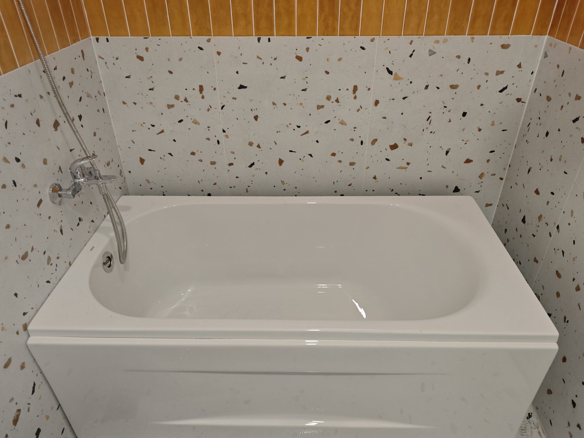 Đánh giá sản phẩm Bồn tắm yếm TOTO PAY1515VC#W TVBF411 nhựa 1m5 gồm bộ xả thải