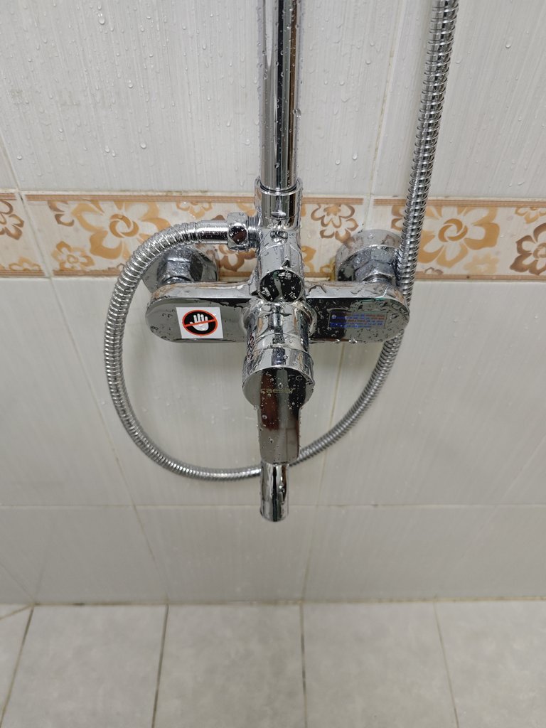 Đánh giá sản phẩm Bộ sen tắm cây nóng lạnh Caesar S578C