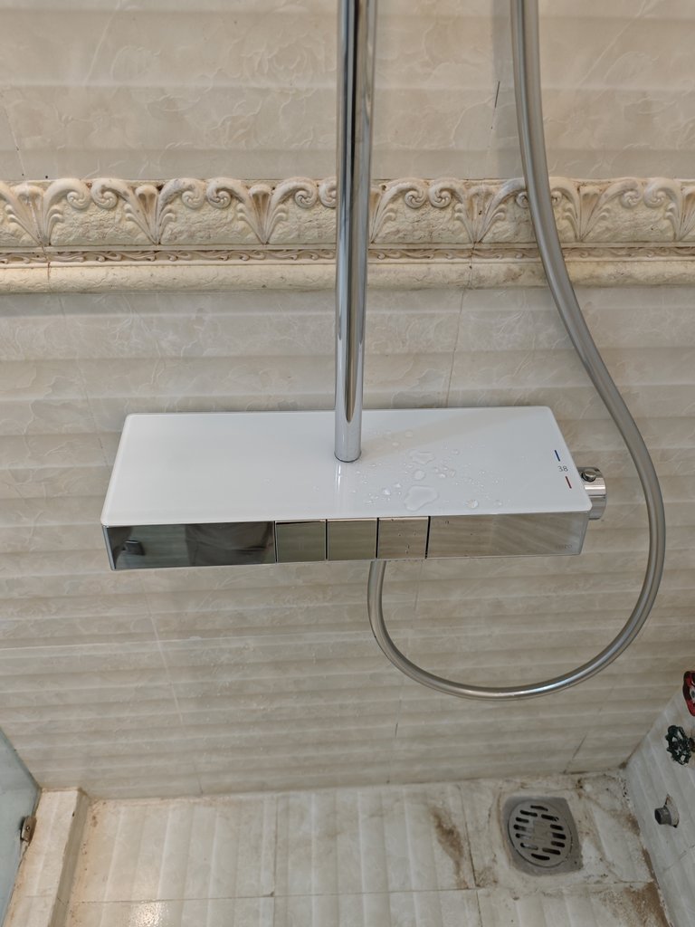 Đánh giá sản phẩm Sen cây nhiệt độ TOTO TBW12400V (kèm vòi xả bồn và kệ để đồ)