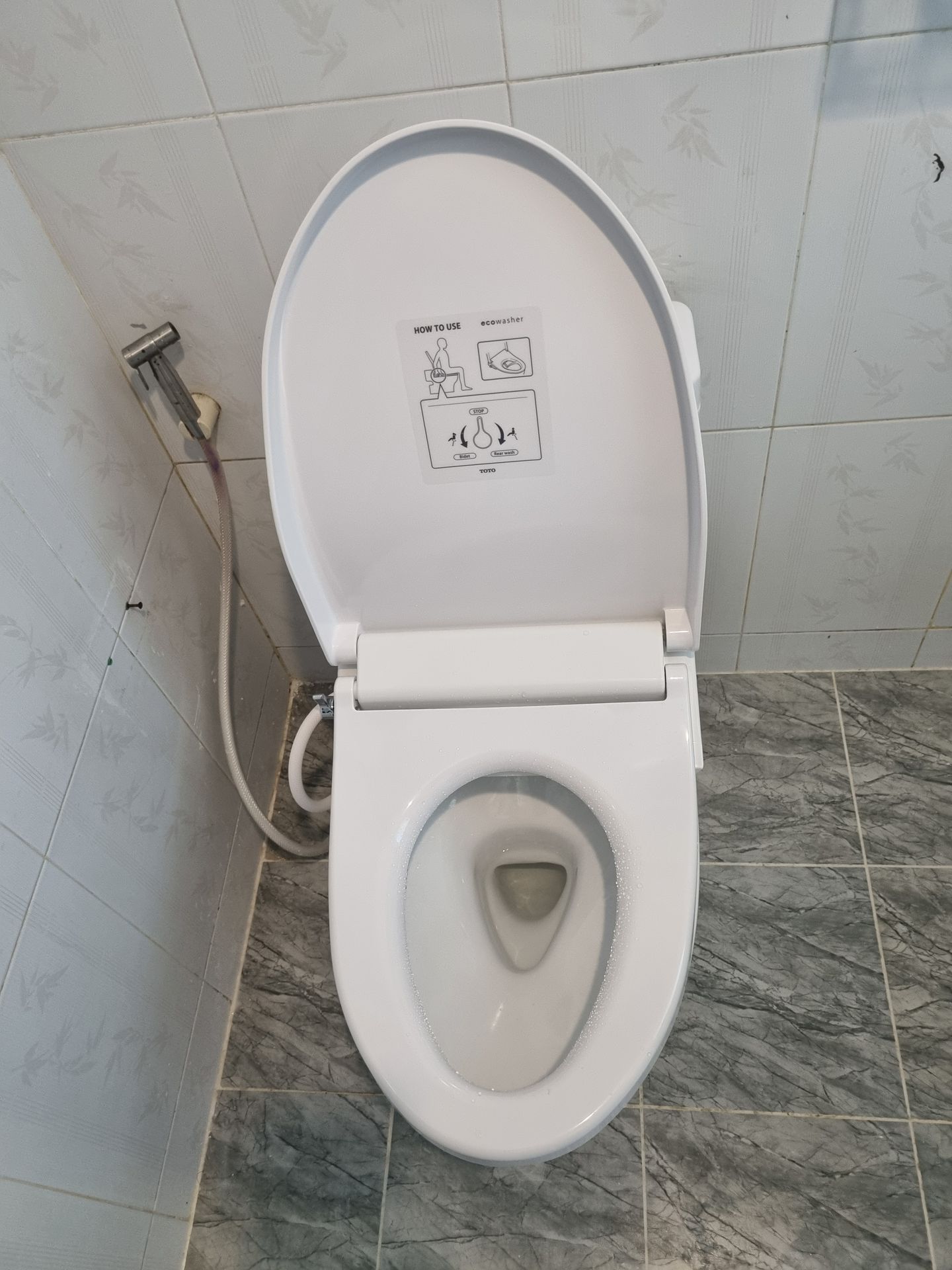 Đánh giá sản phẩm Bồn cầu TOTO MS889DRE4 1 khối nắp rửa cơ TCW1211A