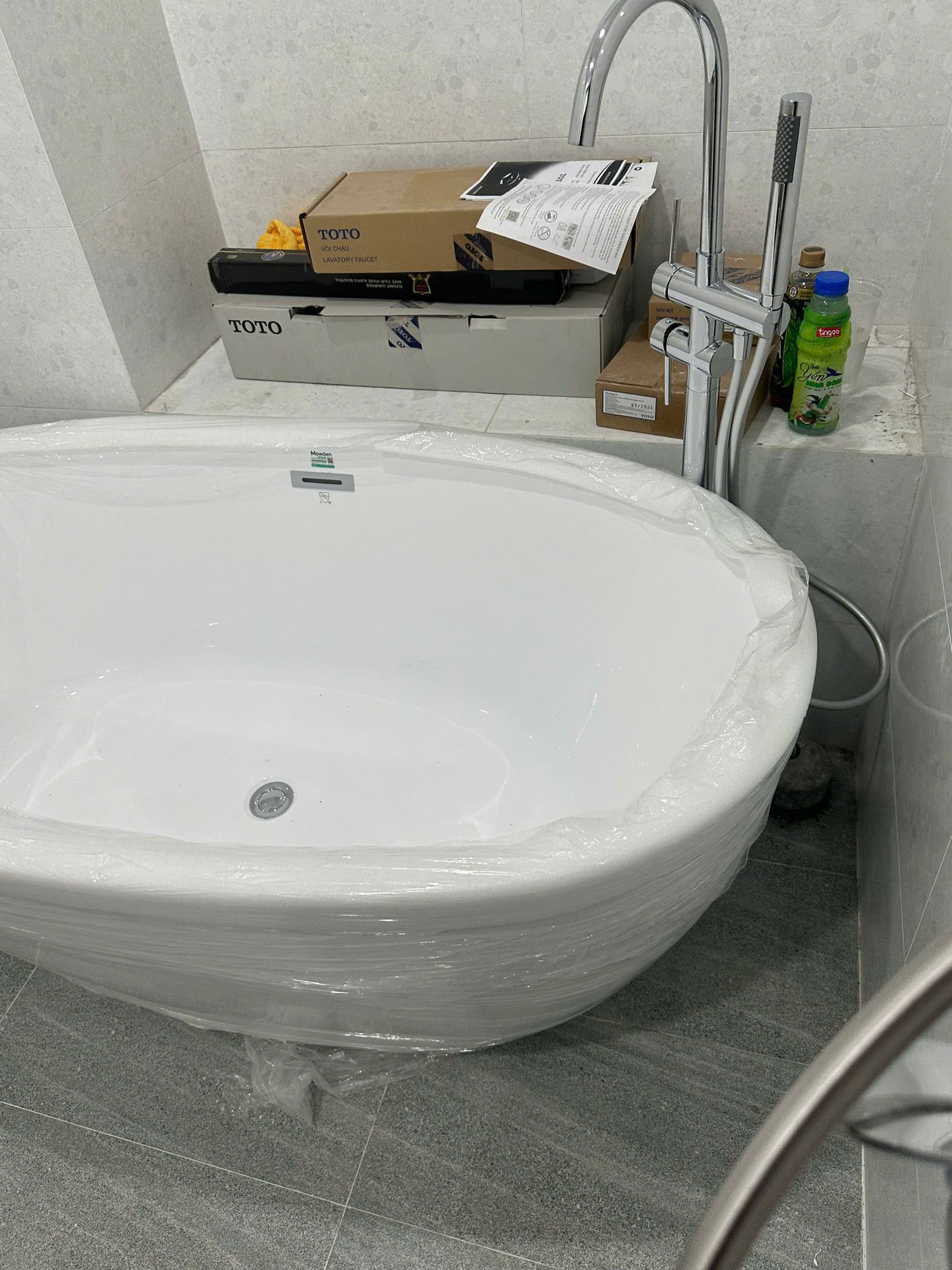 Đánh giá sản phẩm Bồn tắm đặt sàn 1.5m MOWOEN MW8223-150