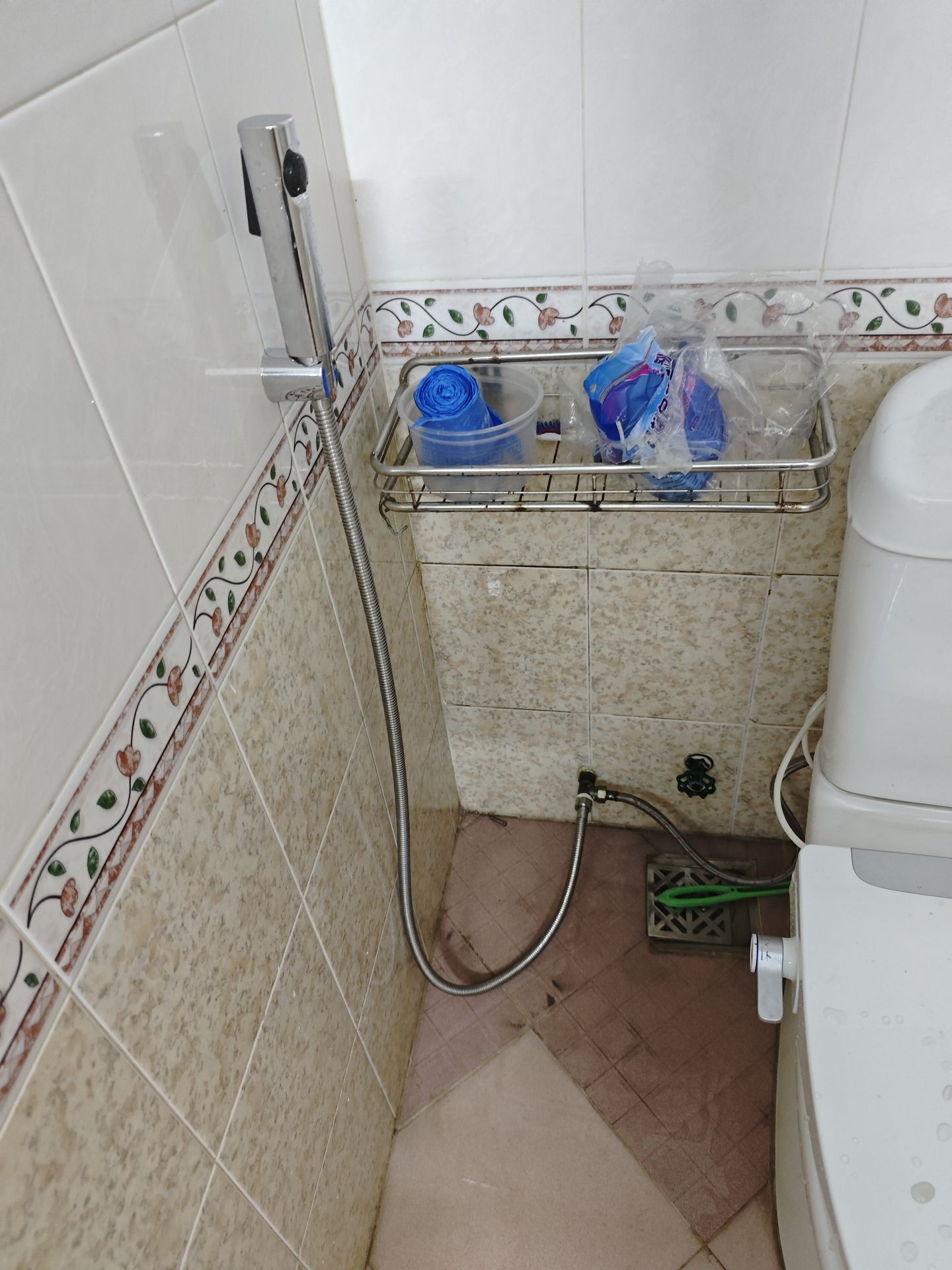 Đánh giá sản phẩm Vòi xịt vệ sinh Caesar BS308CW