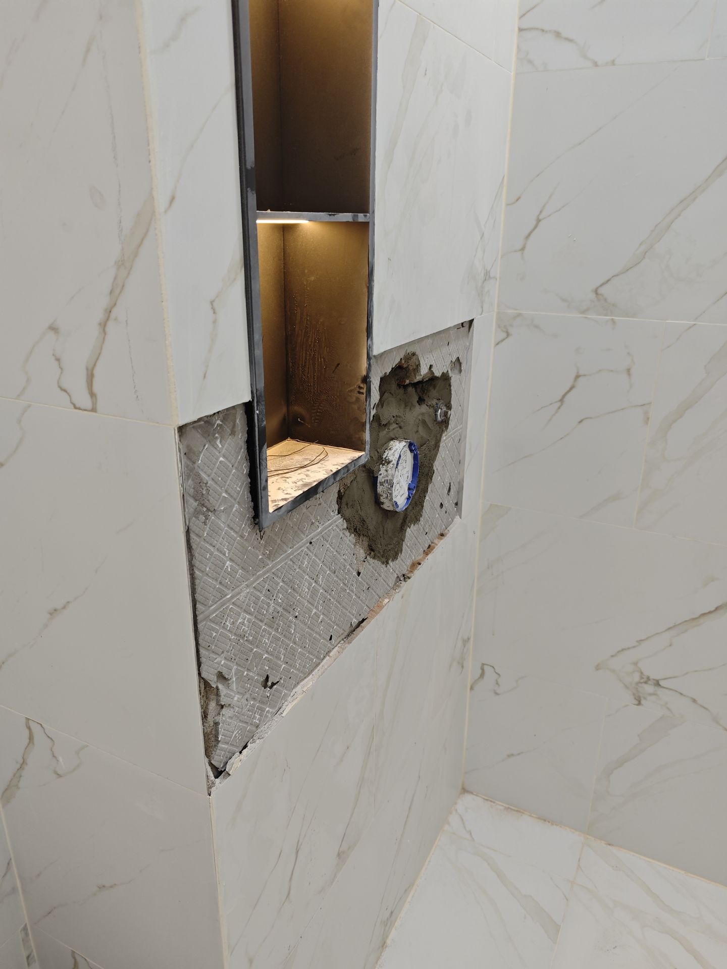 Đánh giá sản phẩm Van gật gù điều chỉnh nóng lạnh kèm nút chuyển hướng và phụ kiện âm tường TOTO TBG02304BA TBN01001B