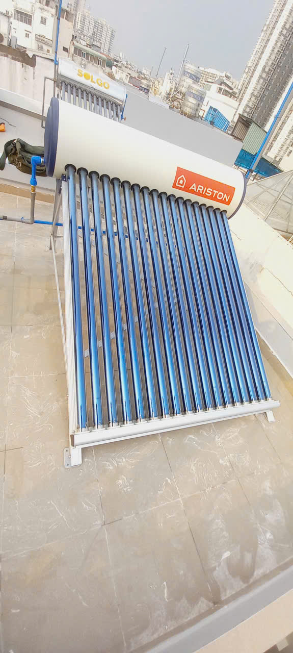 Đánh giá sản phẩm Máy nước nóng năng lượng mặt trời dạng ống Ariston ECO TUBE