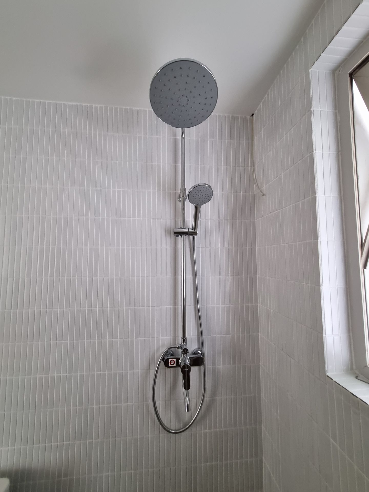 Đánh giá sản phẩm Bộ sen tắm cây nóng lạnh Caesar S578C