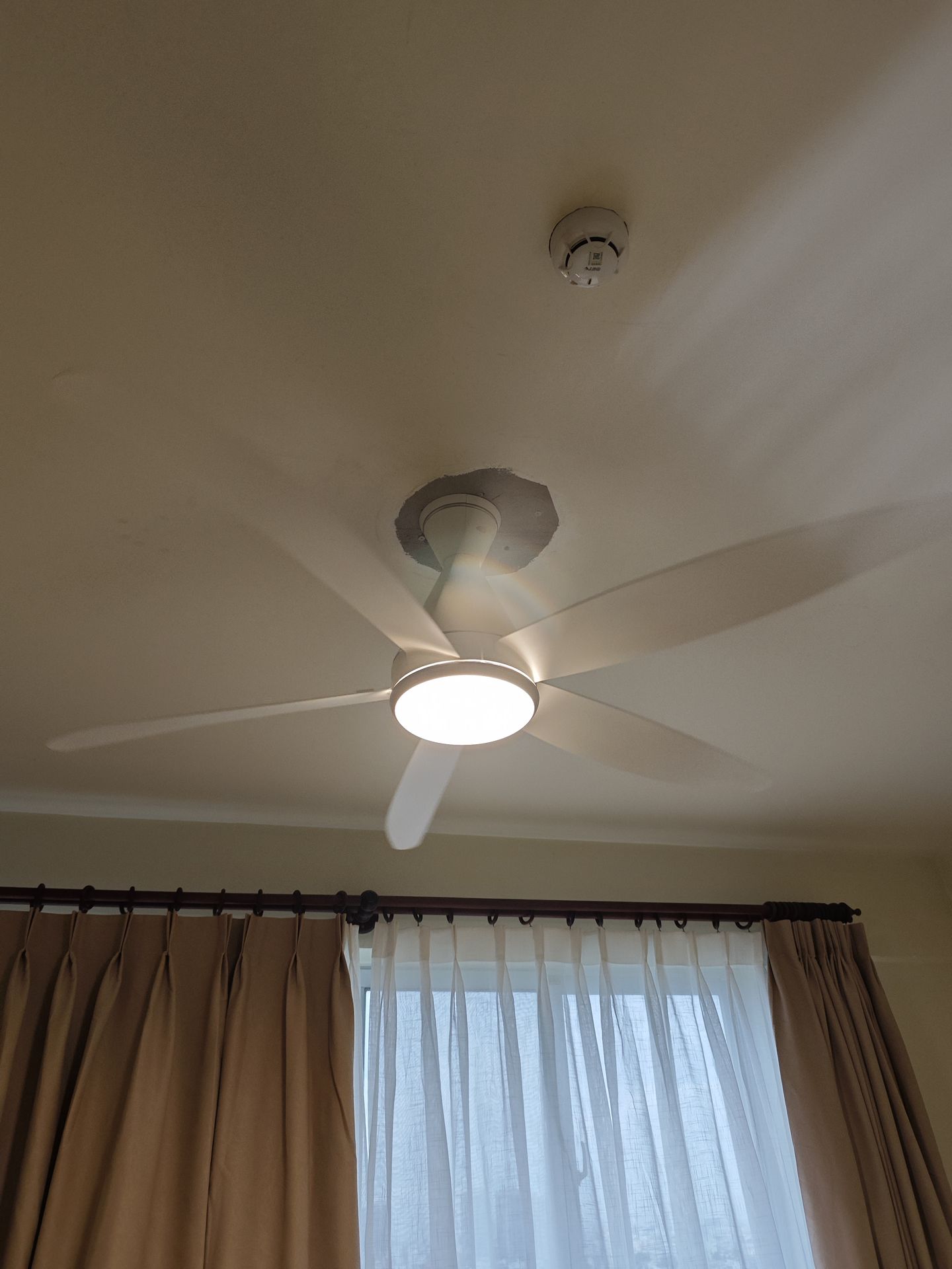 Đánh giá sản phẩm Quạt trần 5 cánh điều khiển từ xa Panasonic F-60GFN