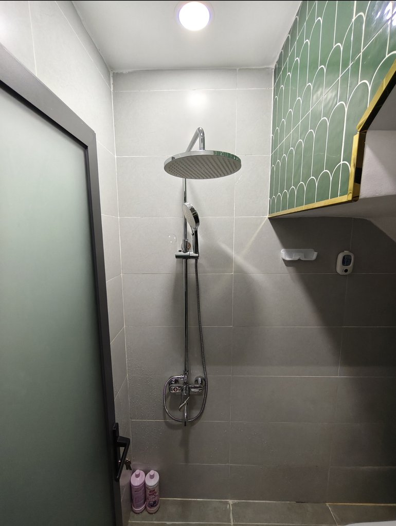 Đánh giá sản phẩm Bộ sen tắm cây nóng lạnh Caesar S578C