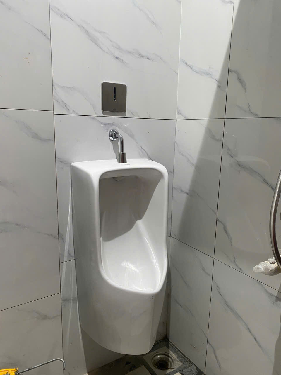 Đánh giá sản phẩm Bồn tiểu nam TOTO UT570T treo tường