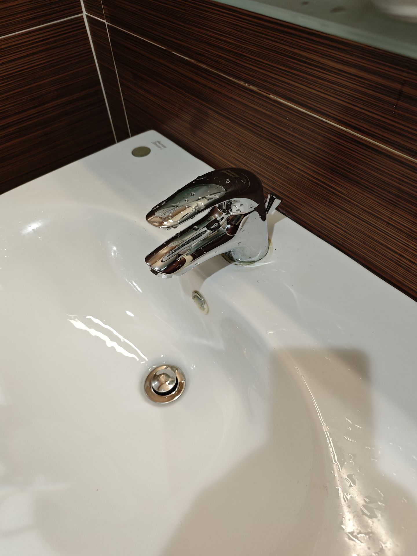 Đánh giá sản phẩm Vòi lavabo nóng lạnh American Standard Saga WF-1501 (WF1501)
