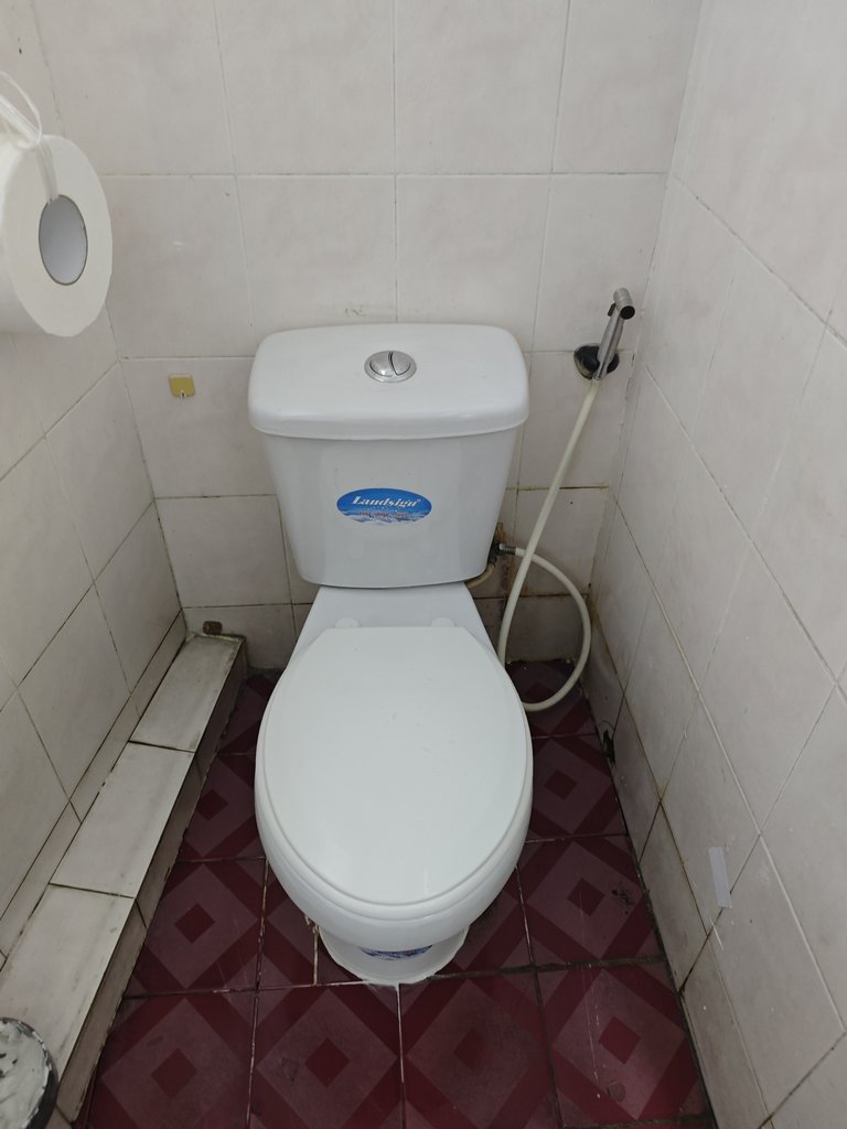 Đánh giá sản phẩm Bồn cầu LANDSIGN 2 khối xả nhấn LS2KN