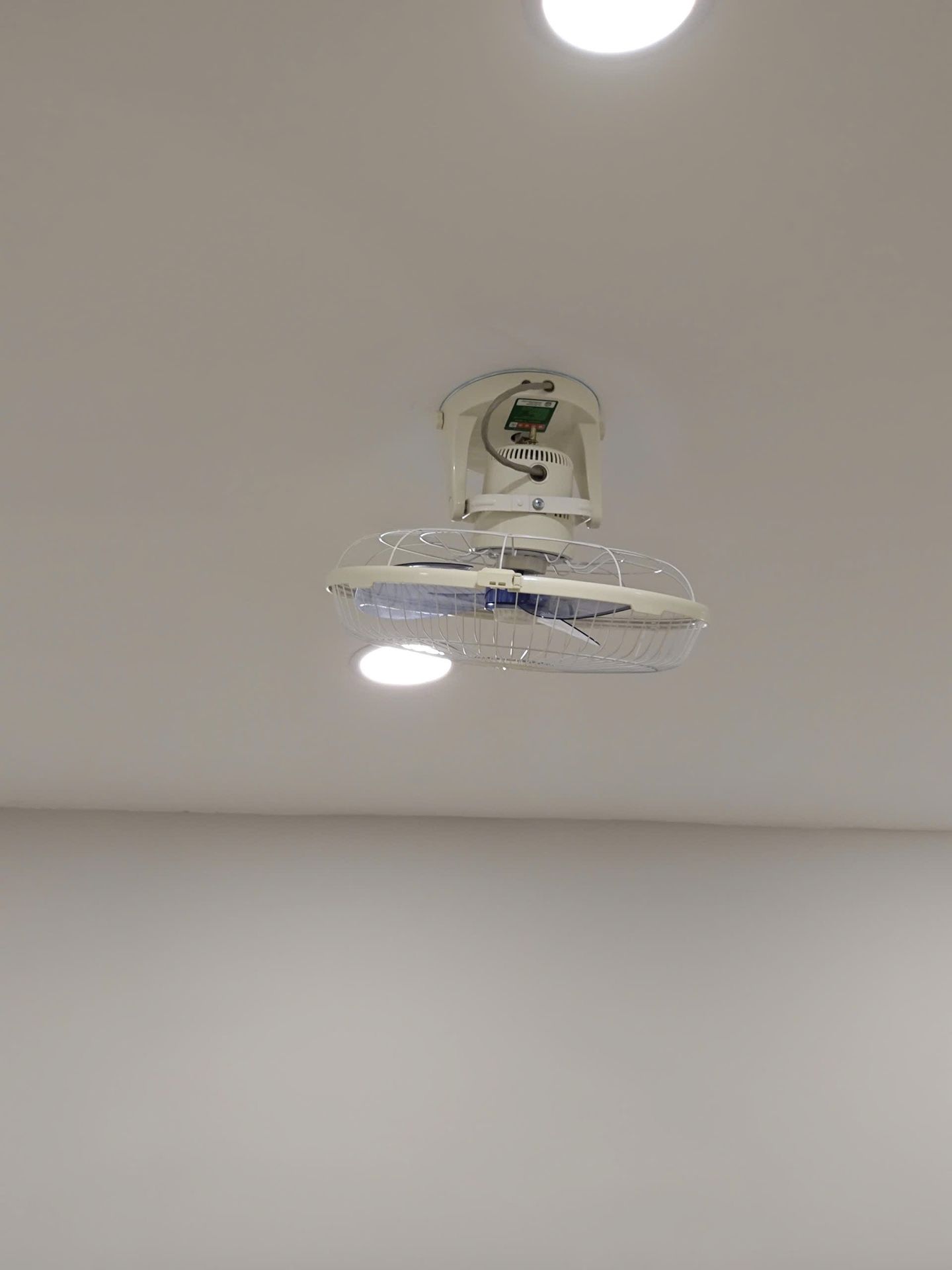 Đánh giá sản phẩm Quạt đảo trần Panasonic F-409QB