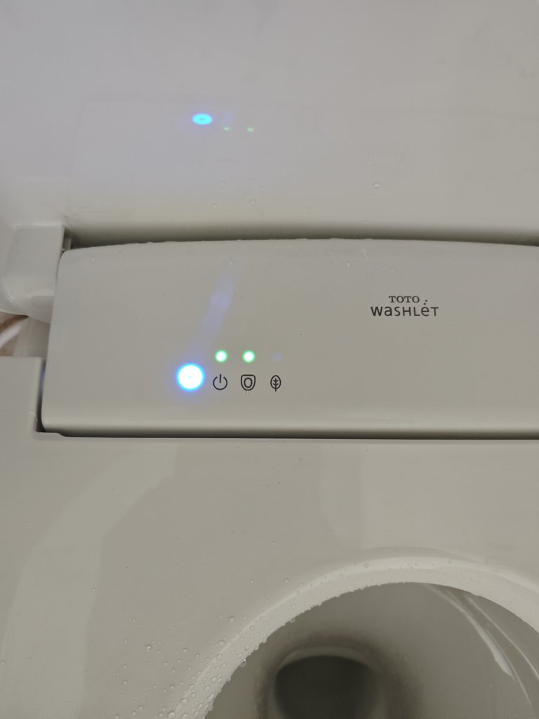 Đánh giá sản phẩm Bồn cầu treo tường điện tử S7 TOTO CW822RA TCF4911Z WH172A MB175M