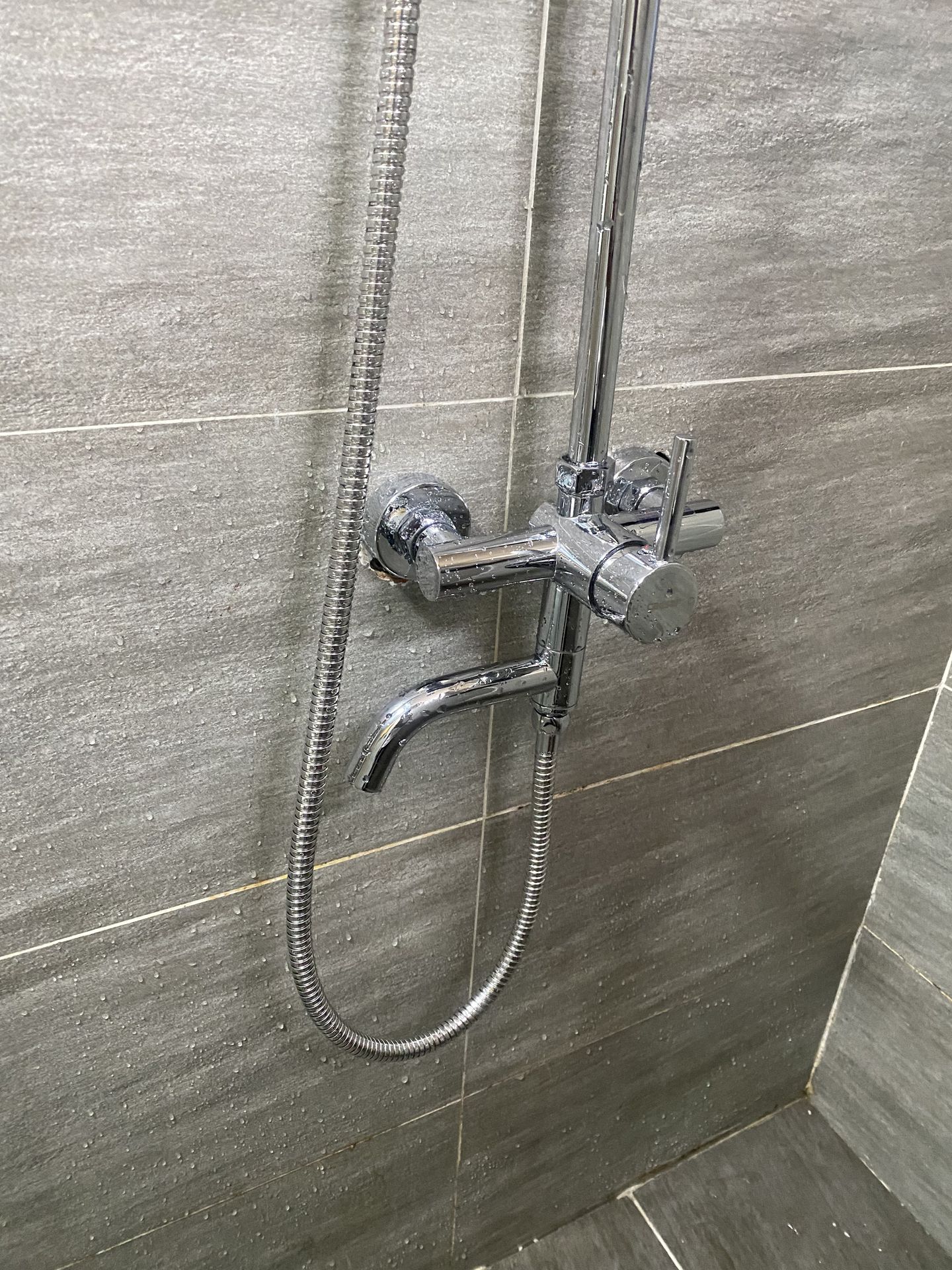 Đánh giá sản phẩm Bộ sen tắm cây nóng lạnh Caesar S338C