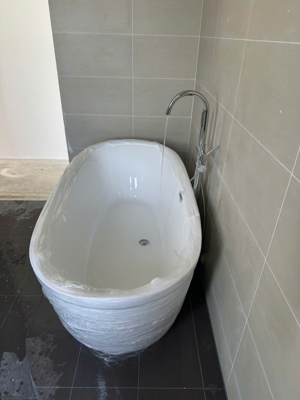 Đánh giá sản phẩm Bồn tắm đặt sàn 1.7m MOWOEN MW8223S-170