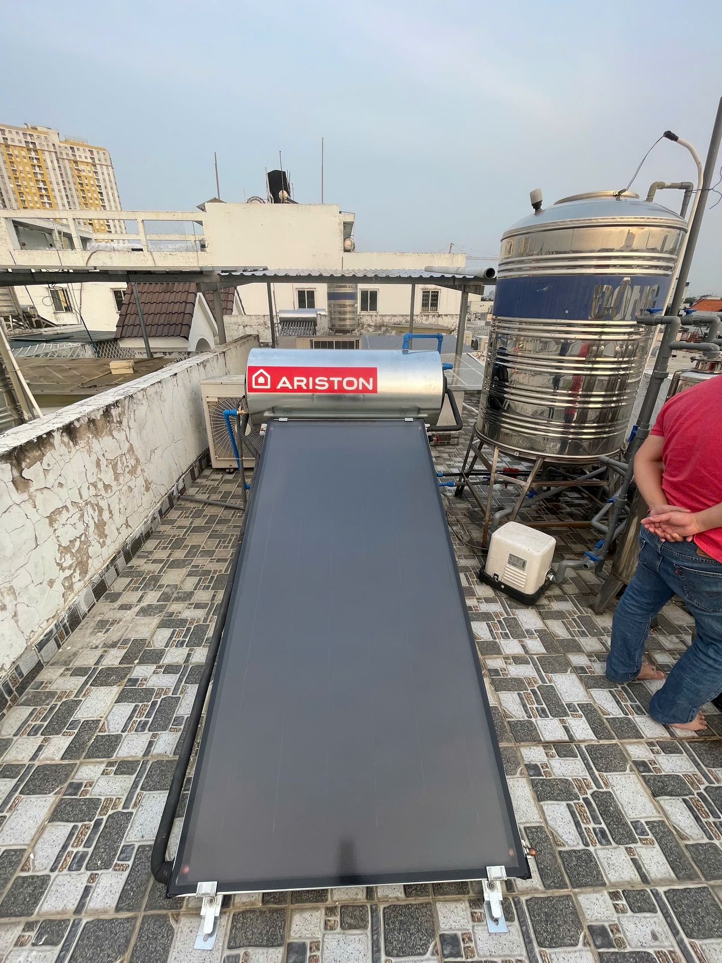 Đánh giá sản phẩm Máy nước nóng năng lượng mặt trời tấm phẳng Ariston KAIROS THERMO DR-2