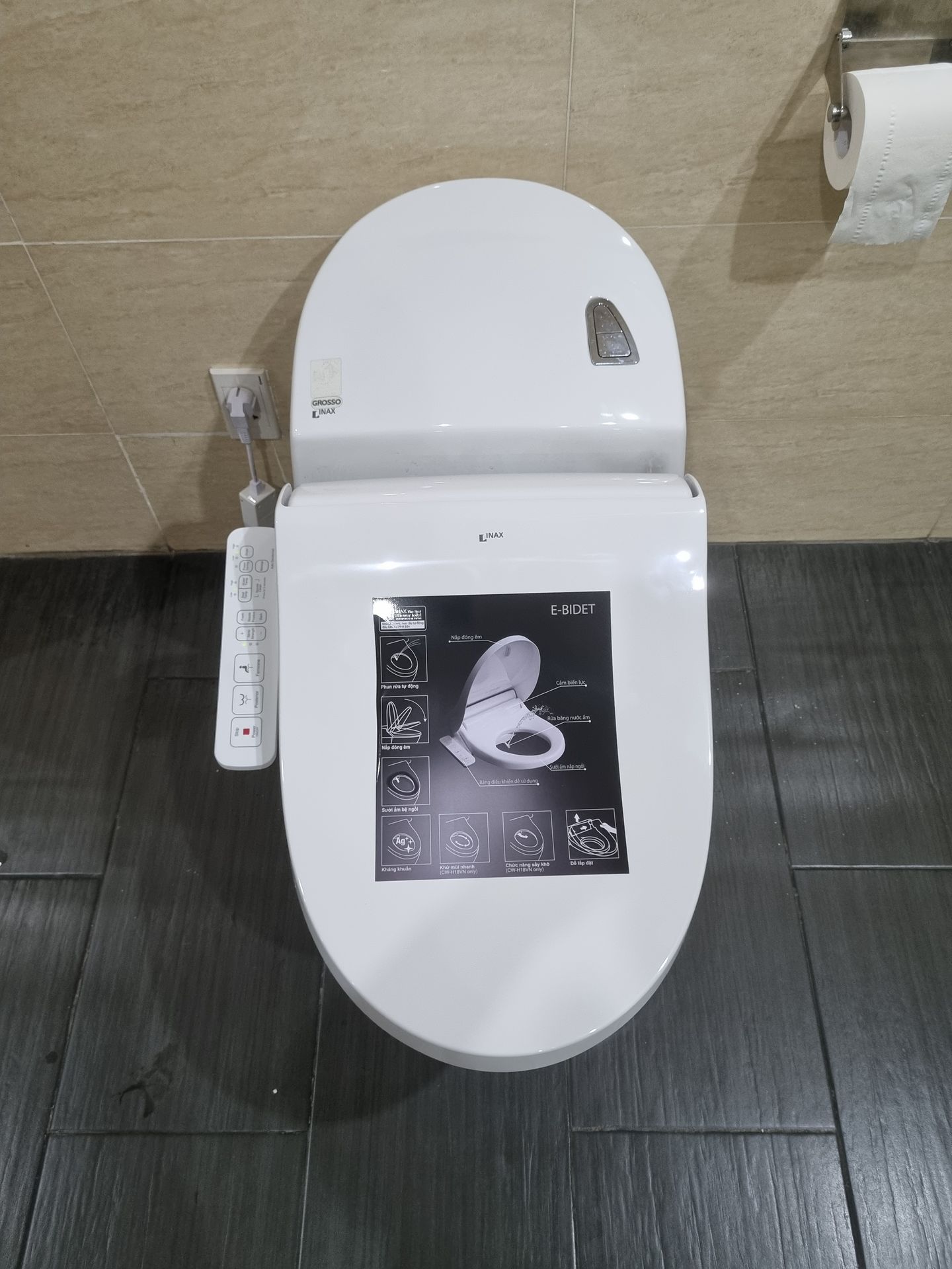 Đánh giá sản phẩm Nắp rửa điện tử thông minh INAX CW-H18VN (CWH18VN)