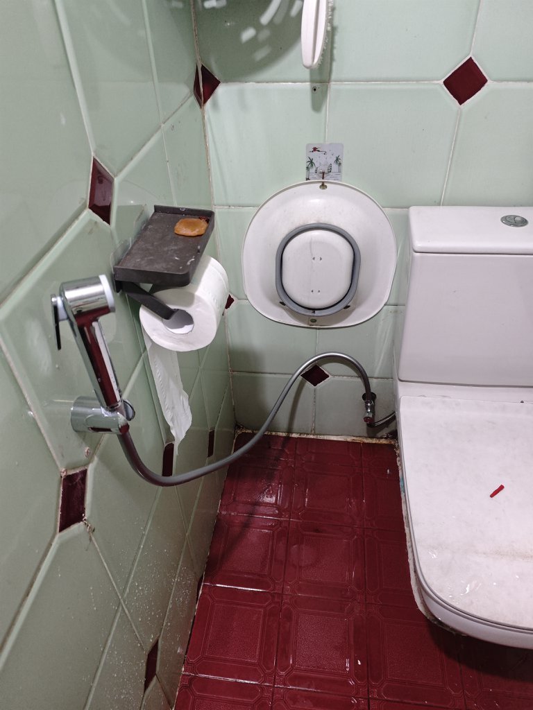 Đánh giá sản phẩm Bộ vòi xịt vệ sinh New Tempesta-F 1250mm GROHE 27513001