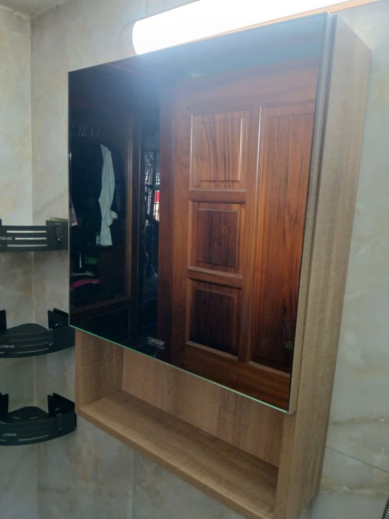 Đánh giá sản phẩm Tủ gương treo phòng tắm Caesar EM0145W