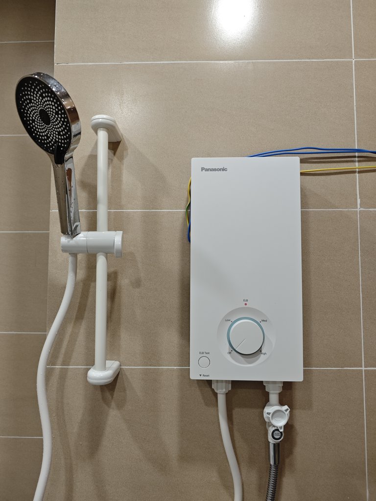 Đánh giá sản phẩm Máy nước nóng trực tiếp V-series 4.5kW Panasonic DH-4VS1VW