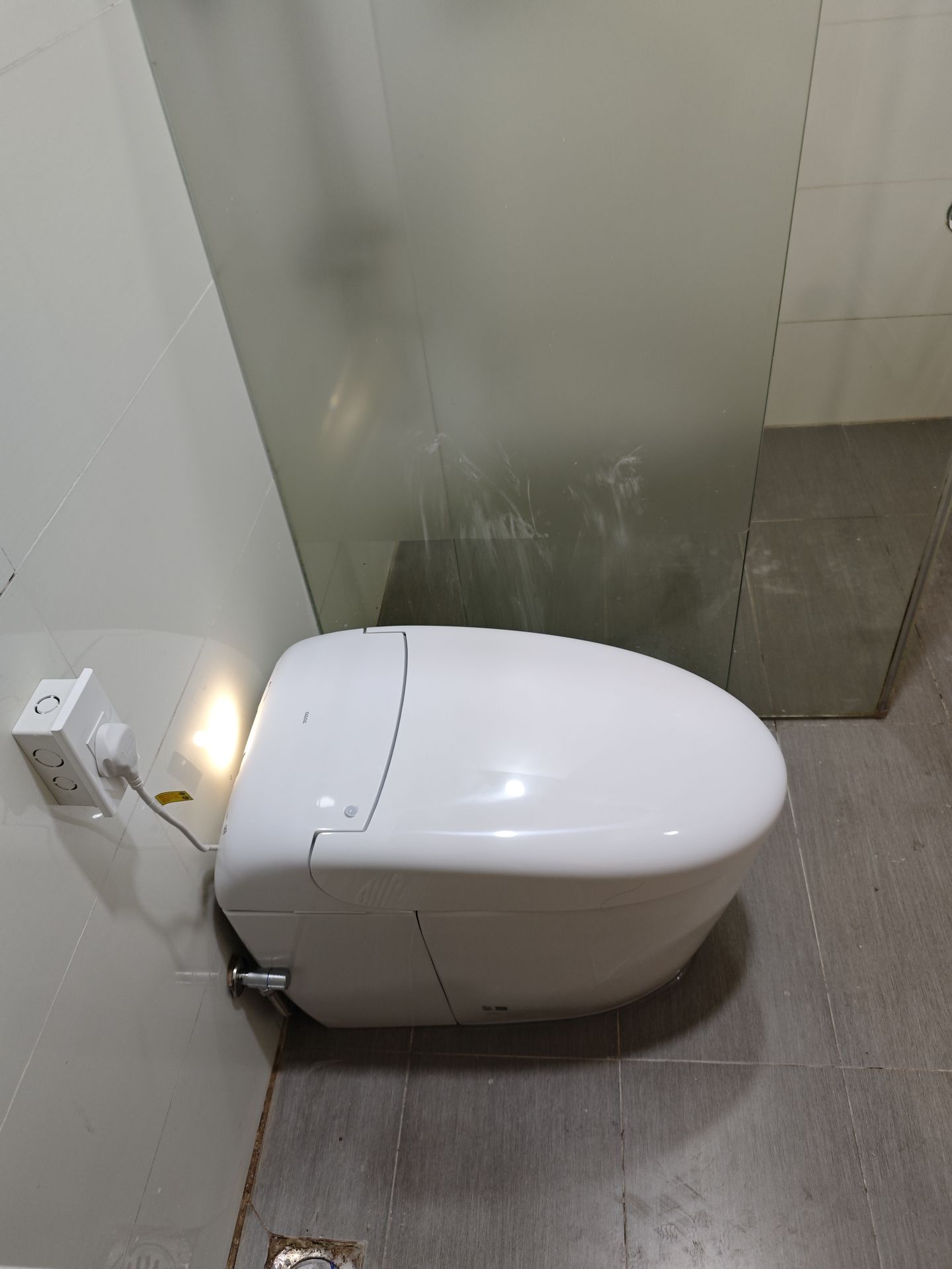 Đánh giá sản phẩm Bồn cầu thông minh Neorest RS TOTO CS921VT TCF83410GAA T53P100VR