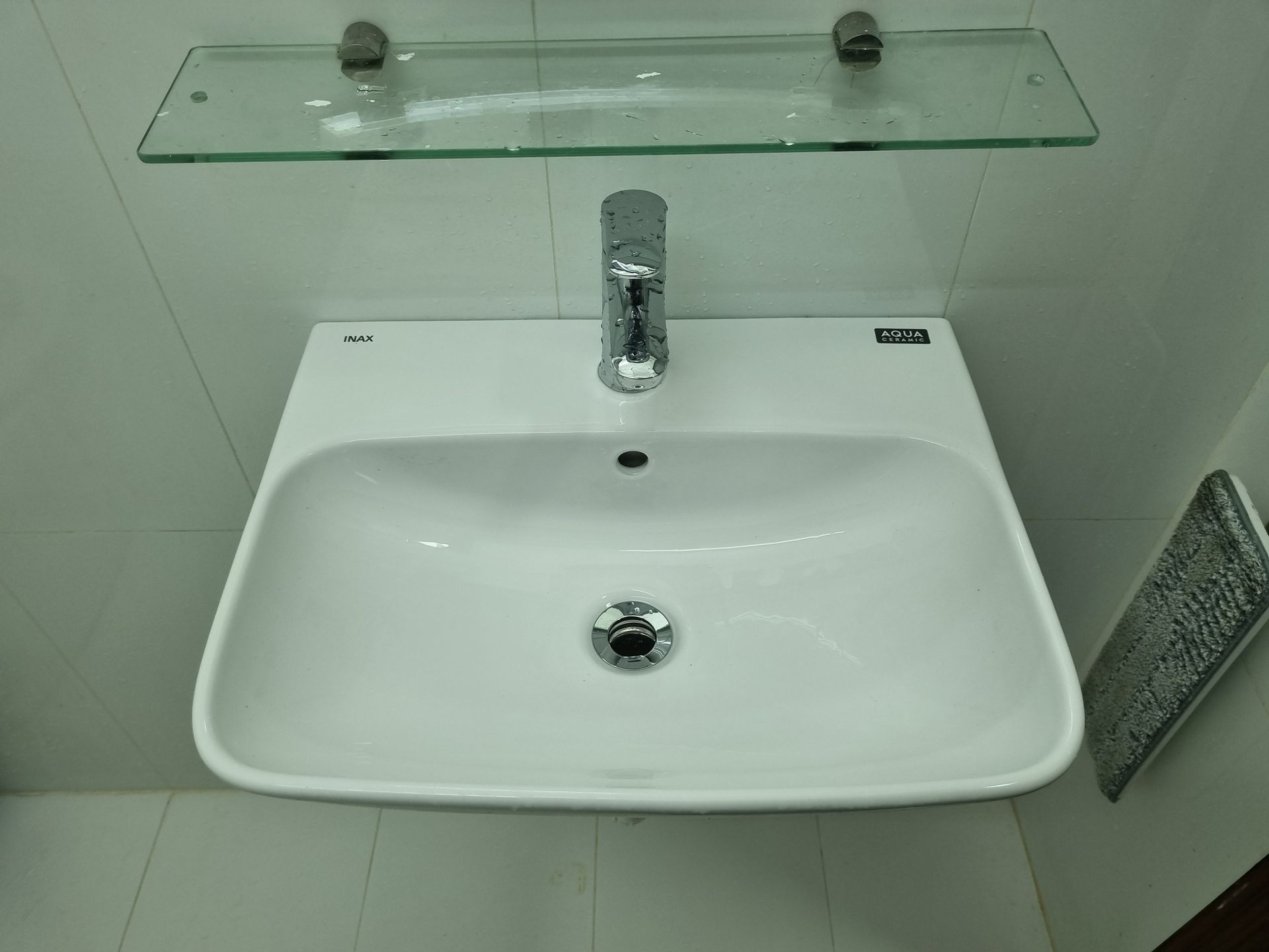 Đánh giá sản phẩm Chậu rửa lavabo treo tường INAX AL-289V (AL289V) (AL-289VFC) men Aqua Ceramic