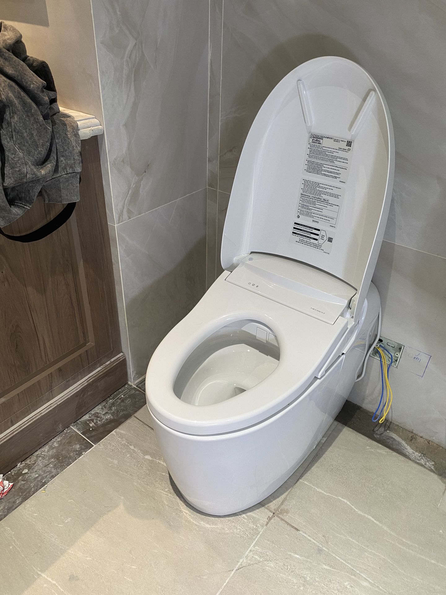 Đánh giá sản phẩm Bồn cầu thông minh Neorest RS TOTO CS921VT TCF83410GAA T53P100VR