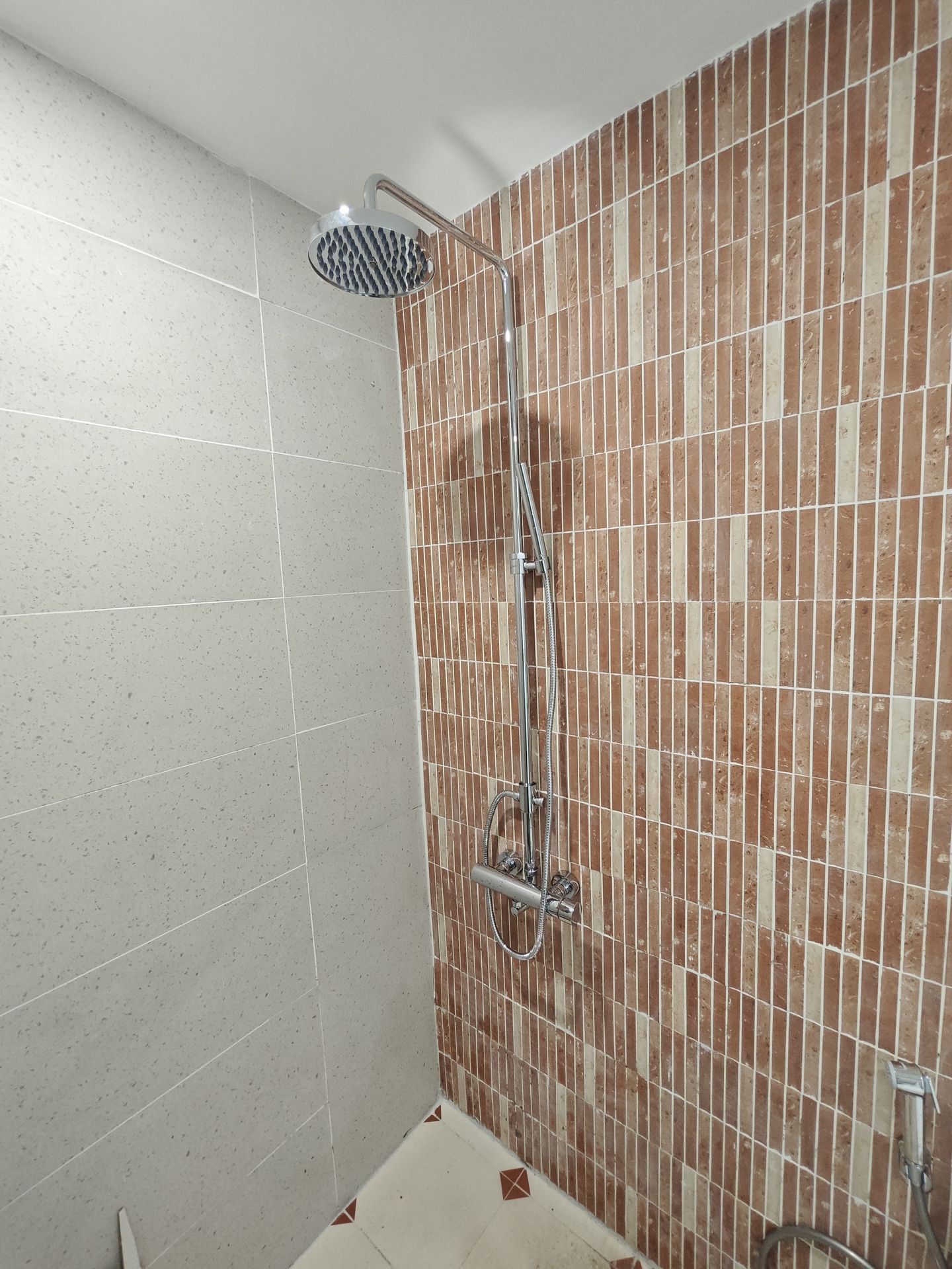 Đánh giá sản phẩm Bộ vòi sen cây nóng lạnh INAX BFV-70S (BFV70S)