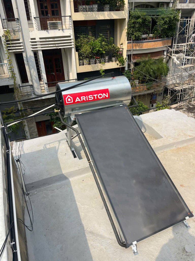 Đánh giá sản phẩm Máy nước nóng năng lượng mặt trời tấm phẳng Ariston KAIROS THERMO DR-2