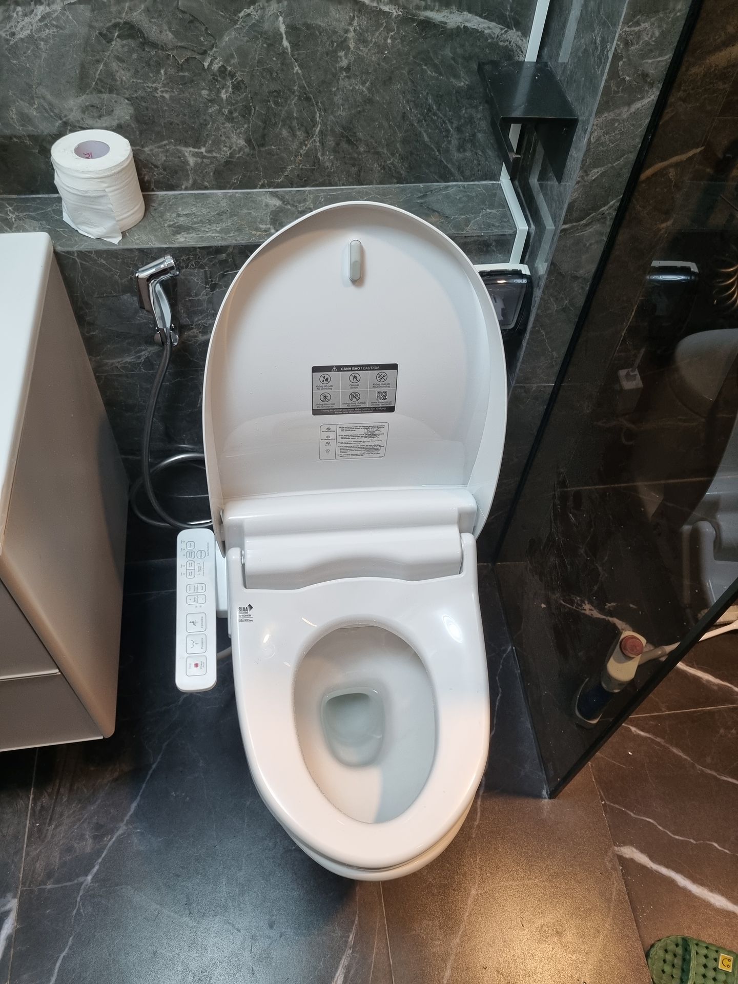 Đánh giá sản phẩm Bồn cầu 1 khối nắp điện tử INAX AC-959A + CW-H18VN