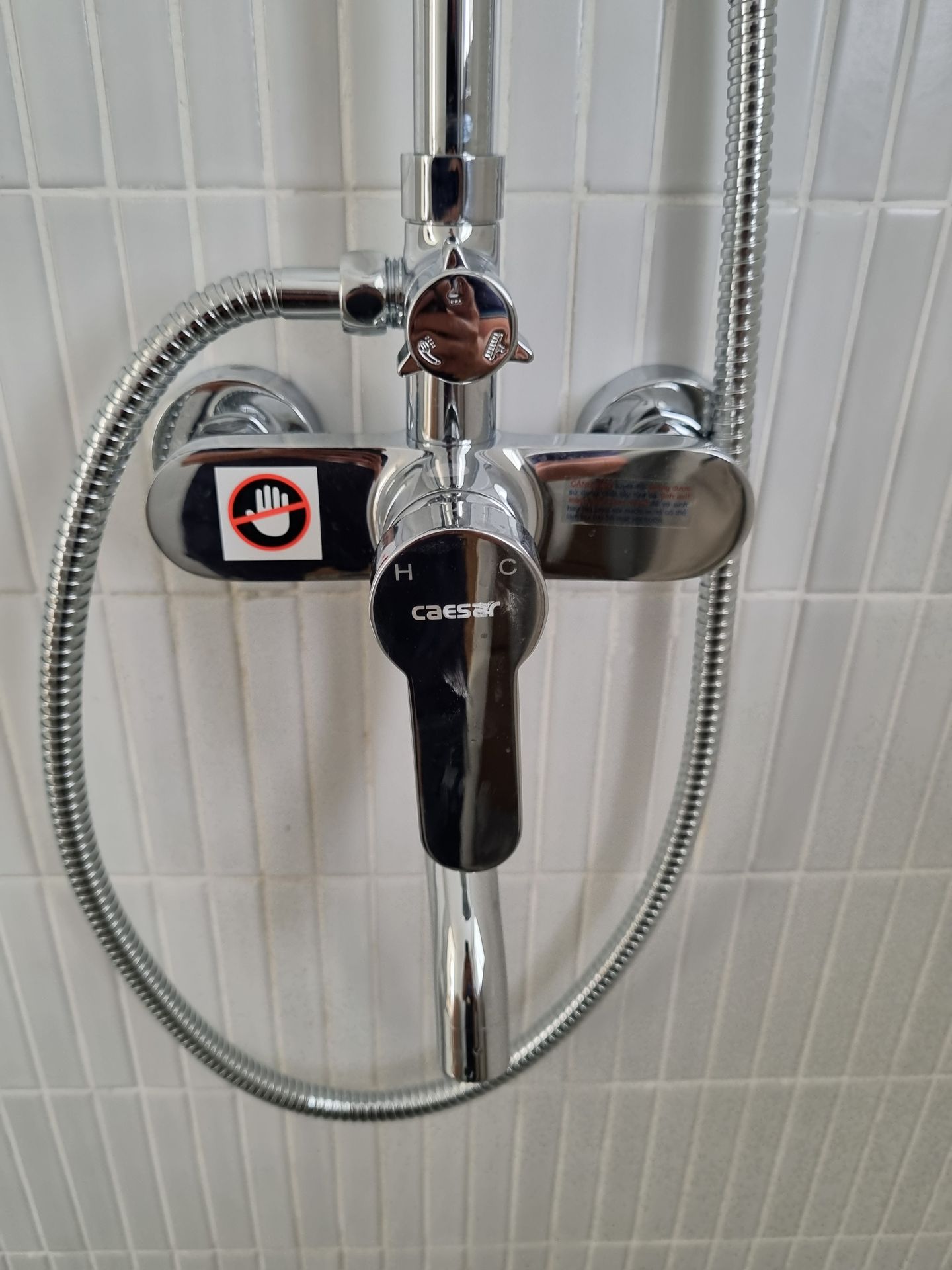 Đánh giá sản phẩm Bộ sen tắm cây nóng lạnh Caesar S578C