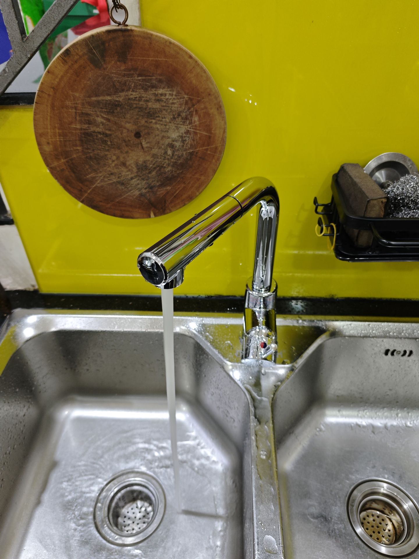 Đánh giá sản phẩm Vòi bếp dây rút nóng lạnh Caesar K915C