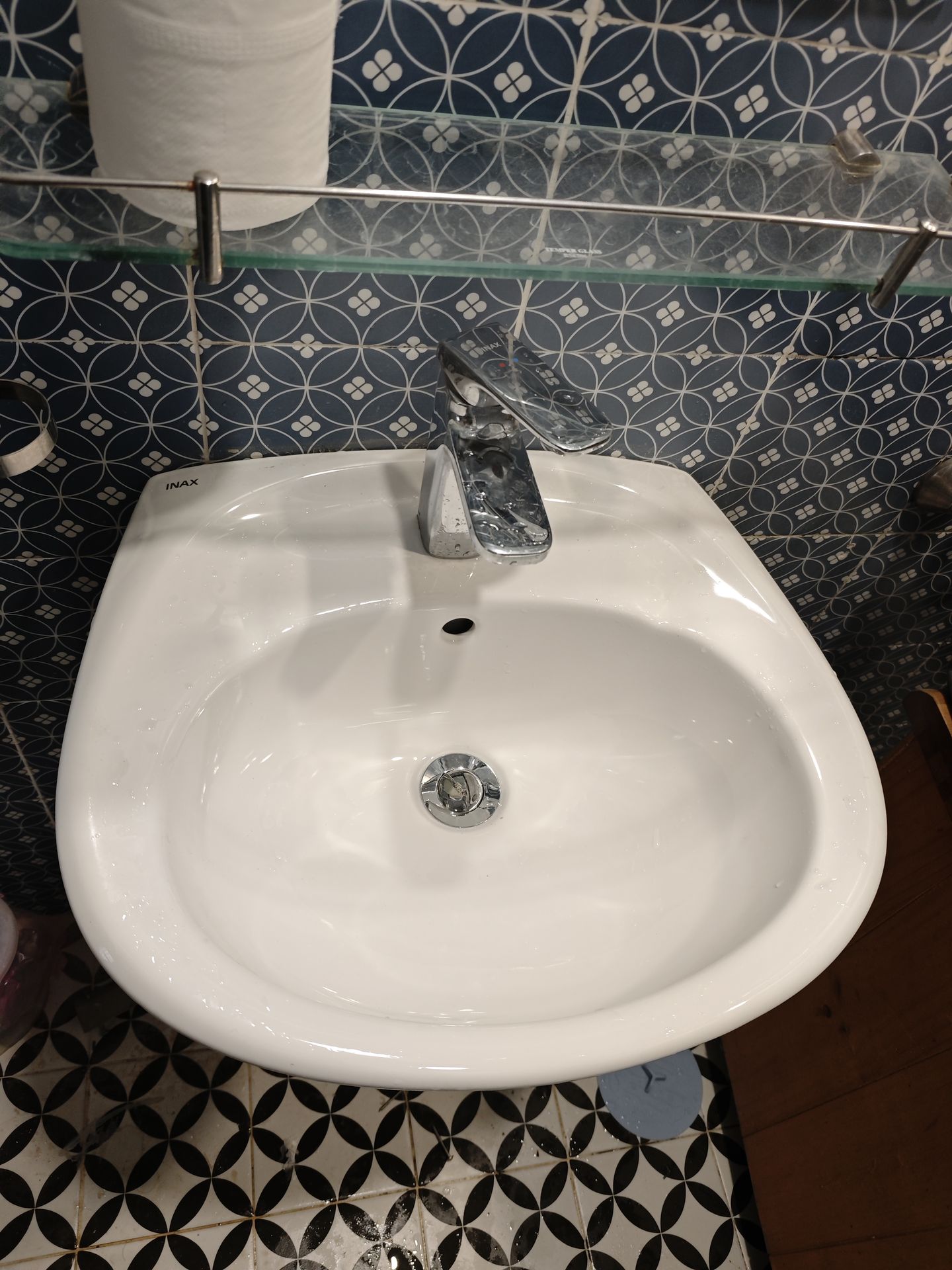 Đánh giá sản phẩm Chậu rửa lavabo treo tường INAX L-284V (L284V) (L-284VFC)