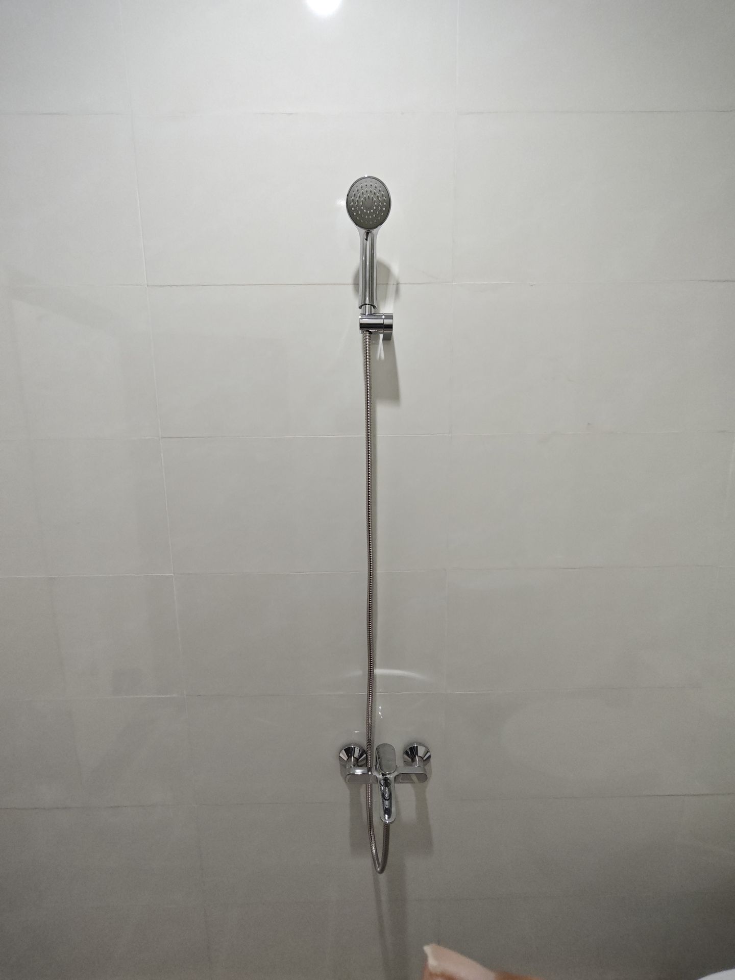 Đánh giá sản phẩm Củ sen tắm nóng lạnh LF Series TOTO TBS04302V