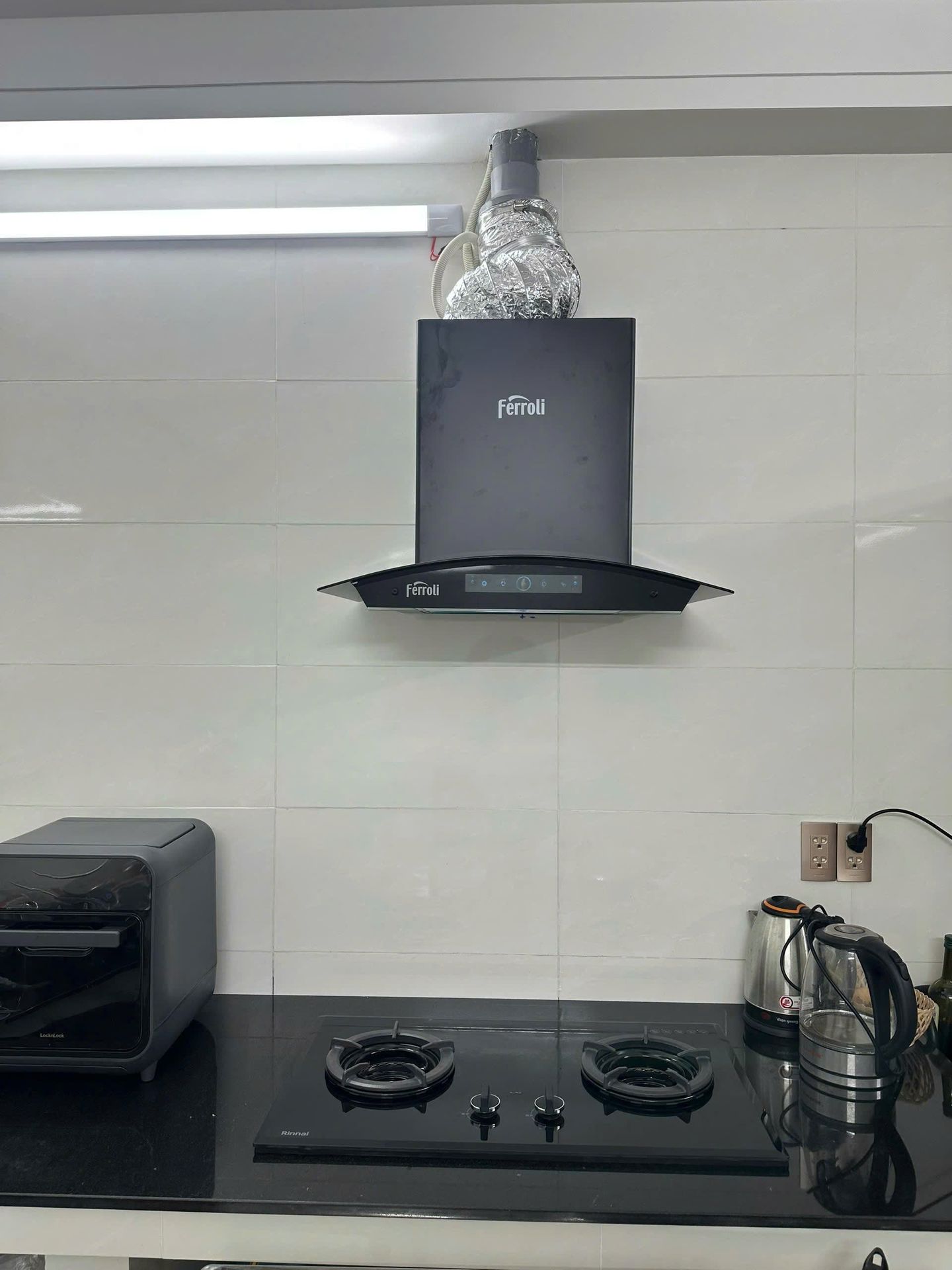 Đánh giá sản phẩm Máy hút mùi điện tử Ferroli HC-700DSS