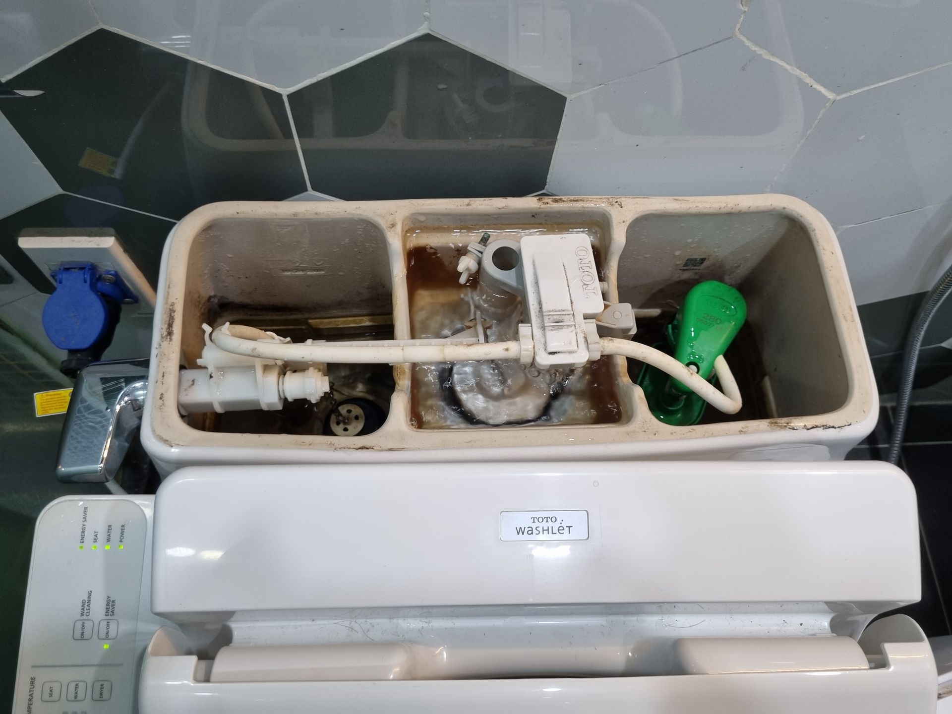 Đánh giá sản phẩm Van xả trên bồn cầu TOTO HB4068-688 (MS688)