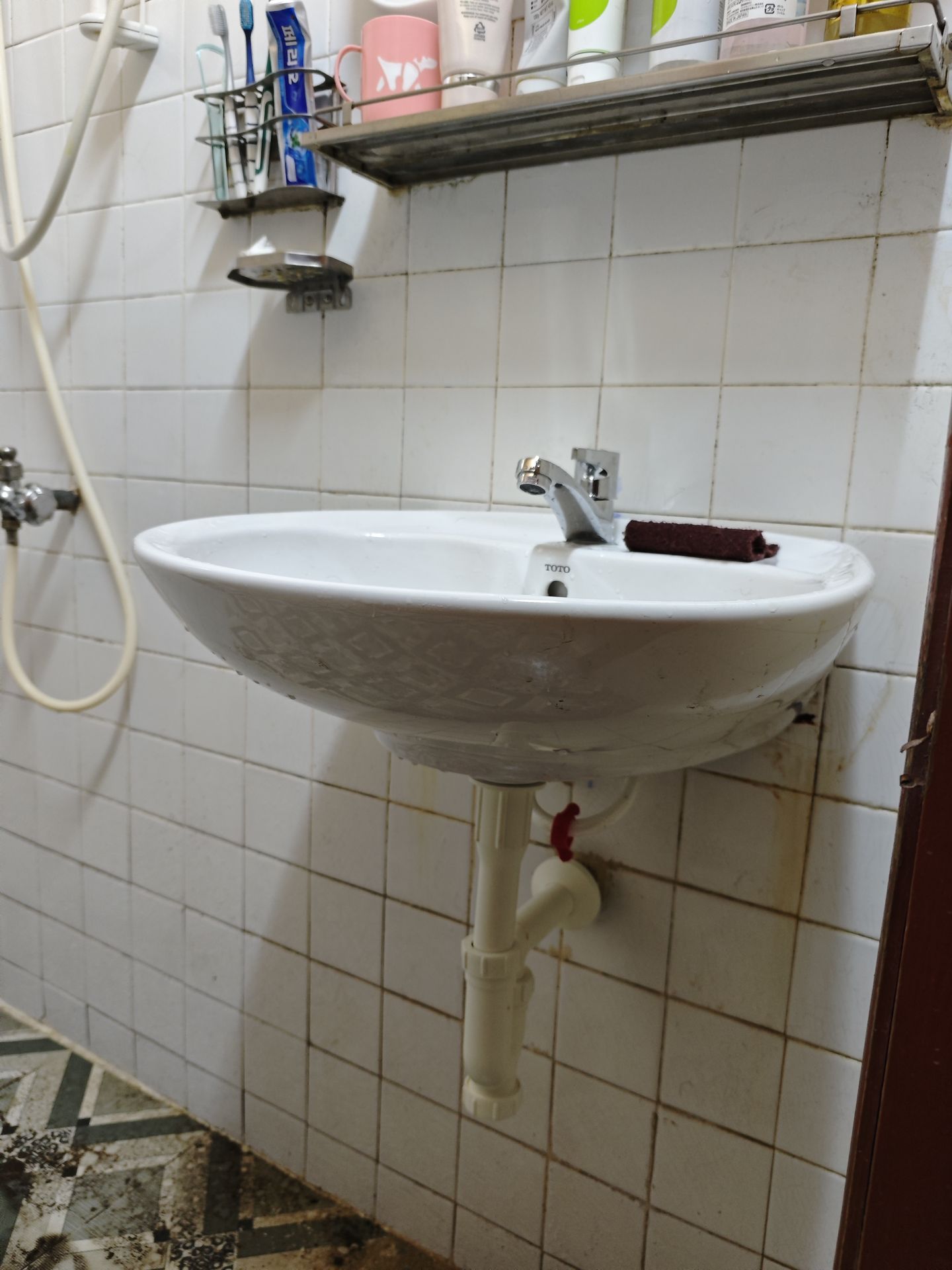 Đánh giá sản phẩm Chậu lavabo treo tường TOTO LT300C