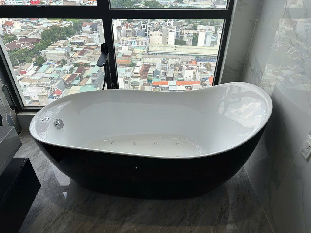 Đánh giá sản phẩm Bồn tắm đặt sàn massage 1.7m MOWOEN MW8213-170WB.MS