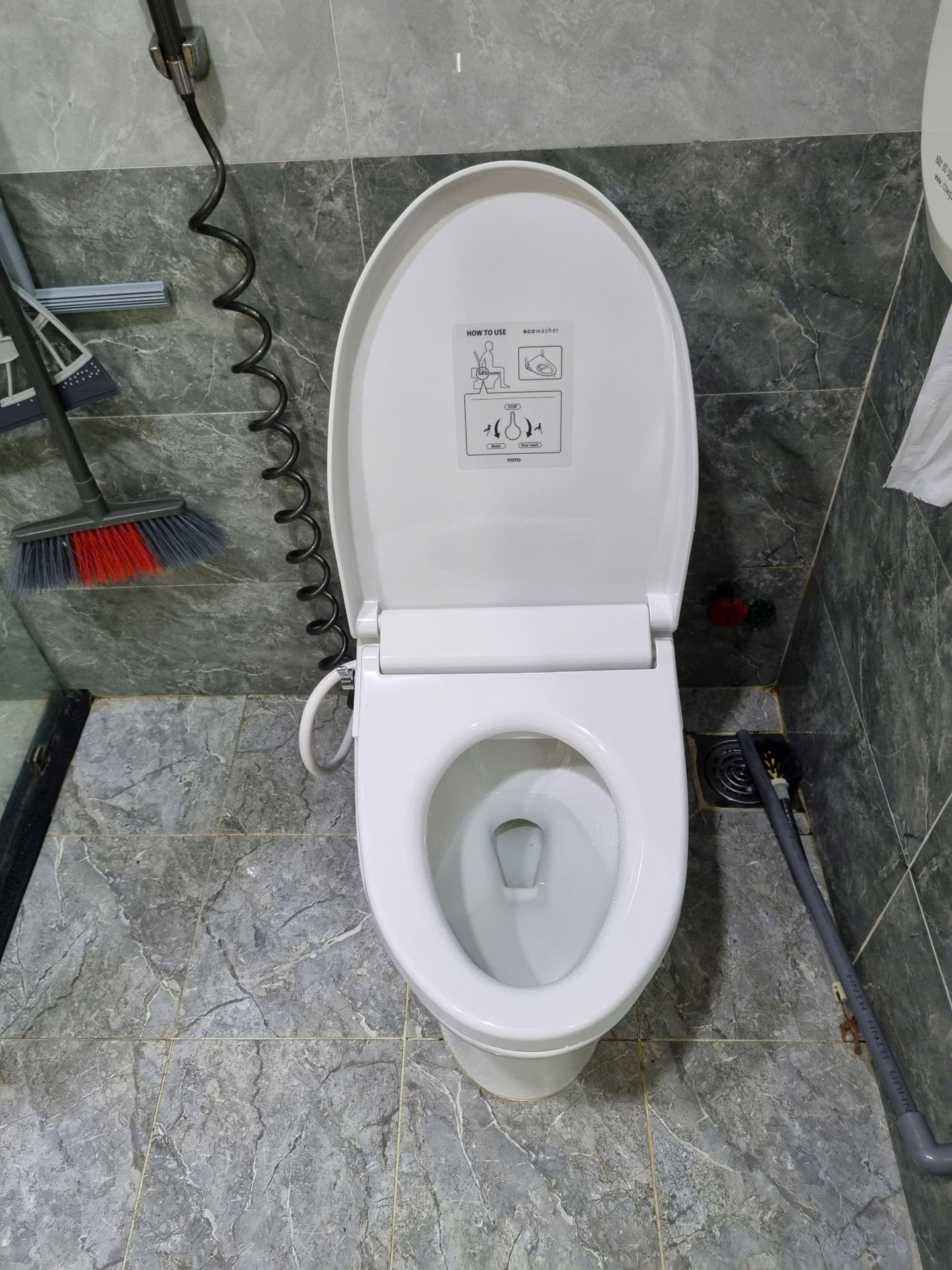 Đánh giá sản phẩm Nắp rửa cơ Eco washer TOTO TCW1211A (E4) 2 chế độ rửa trước & sau