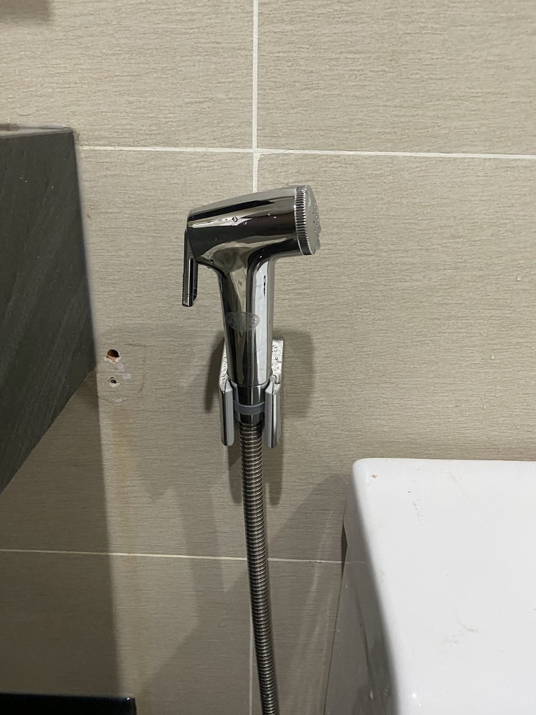 Đánh giá sản phẩm Vòi xịt vệ sinh Luxta L5101CM