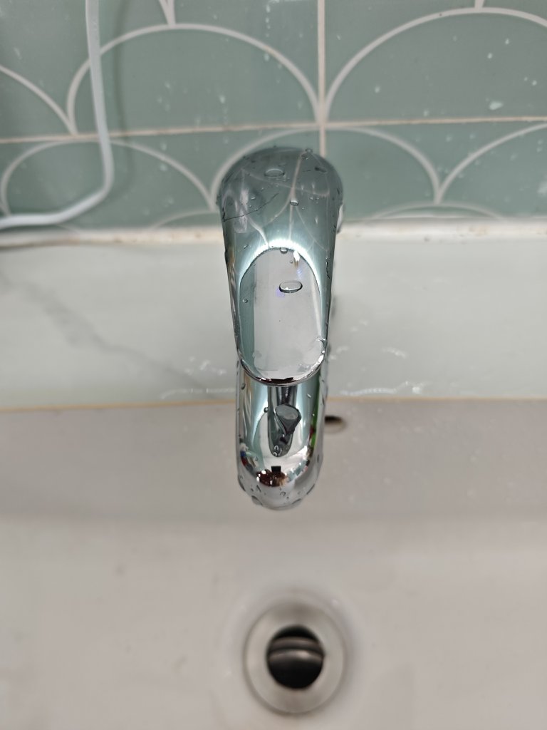 Đánh giá sản phẩm Vòi chậu lavabo nóng lạnh Caesar B260CP