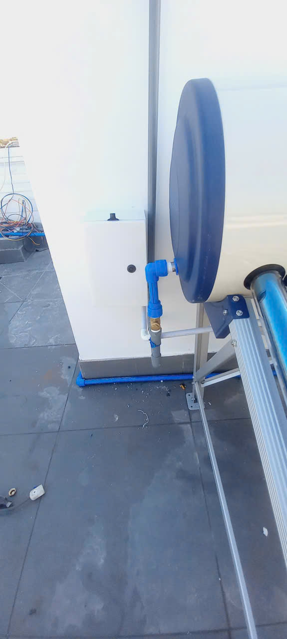 Đánh giá sản phẩm Máy nước nóng năng lượng mặt trời dạng ống Ariston ECO TUBE