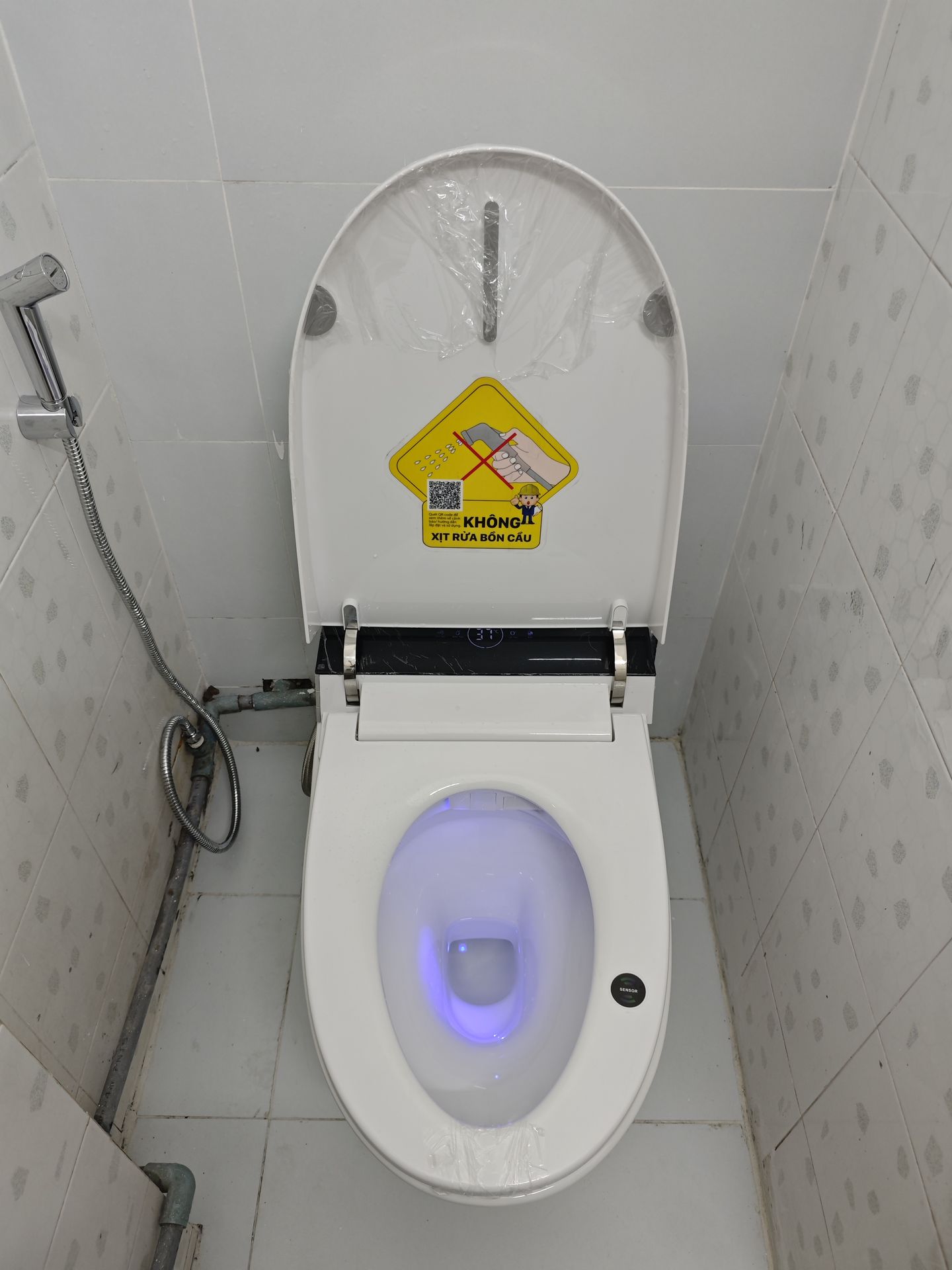 Đánh giá sản phẩm Bồn cầu điện tử Viglacera V882F (V.16.882F)